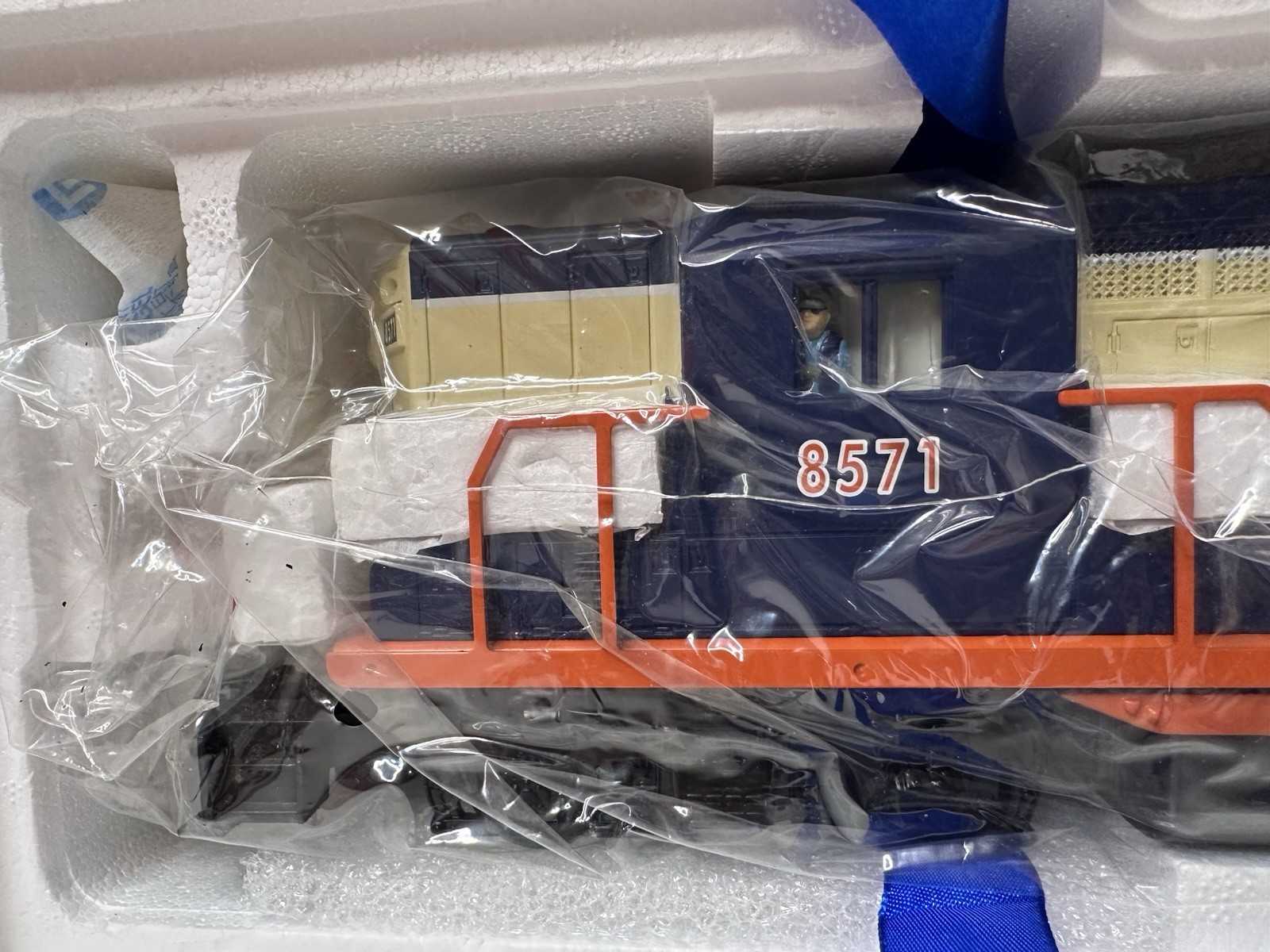 Lionel LRRC 6-28571 Lionel GP-9 Diesel Engine – New or EUC in Box