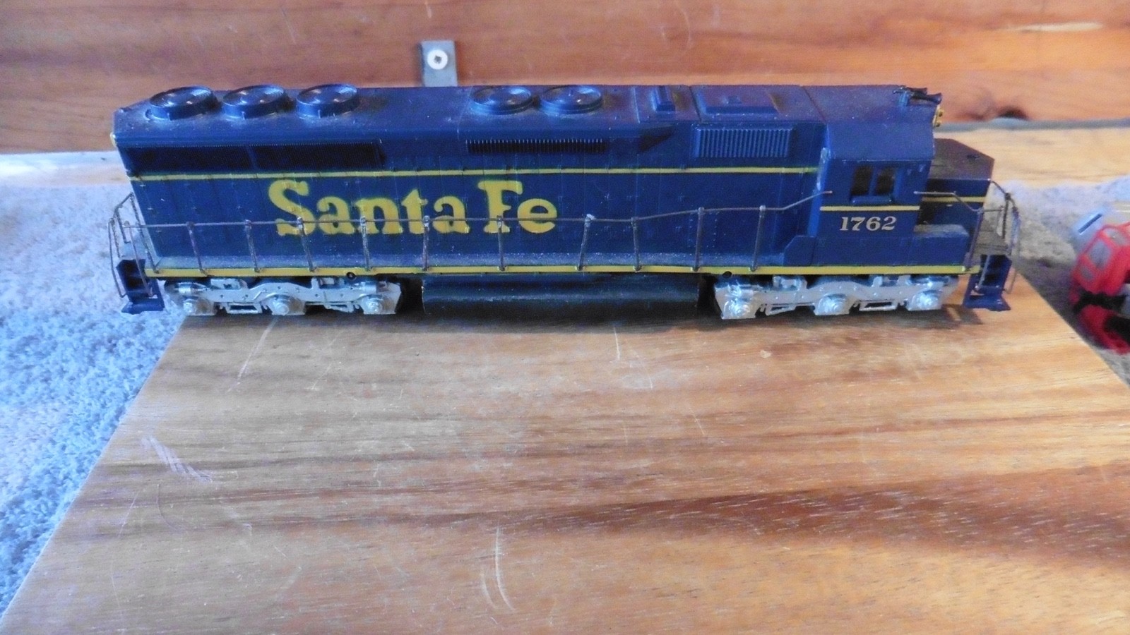 4 Miniature Sante Fe Replica Locomotive Die Cast Trains #4015 #307 #8731 #1762