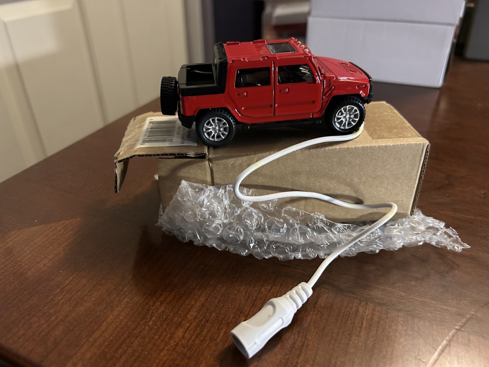 NEW MIB Menards O Gauge 1/48 scale Lighted Red Hummer SUV SOLD OUT of Production