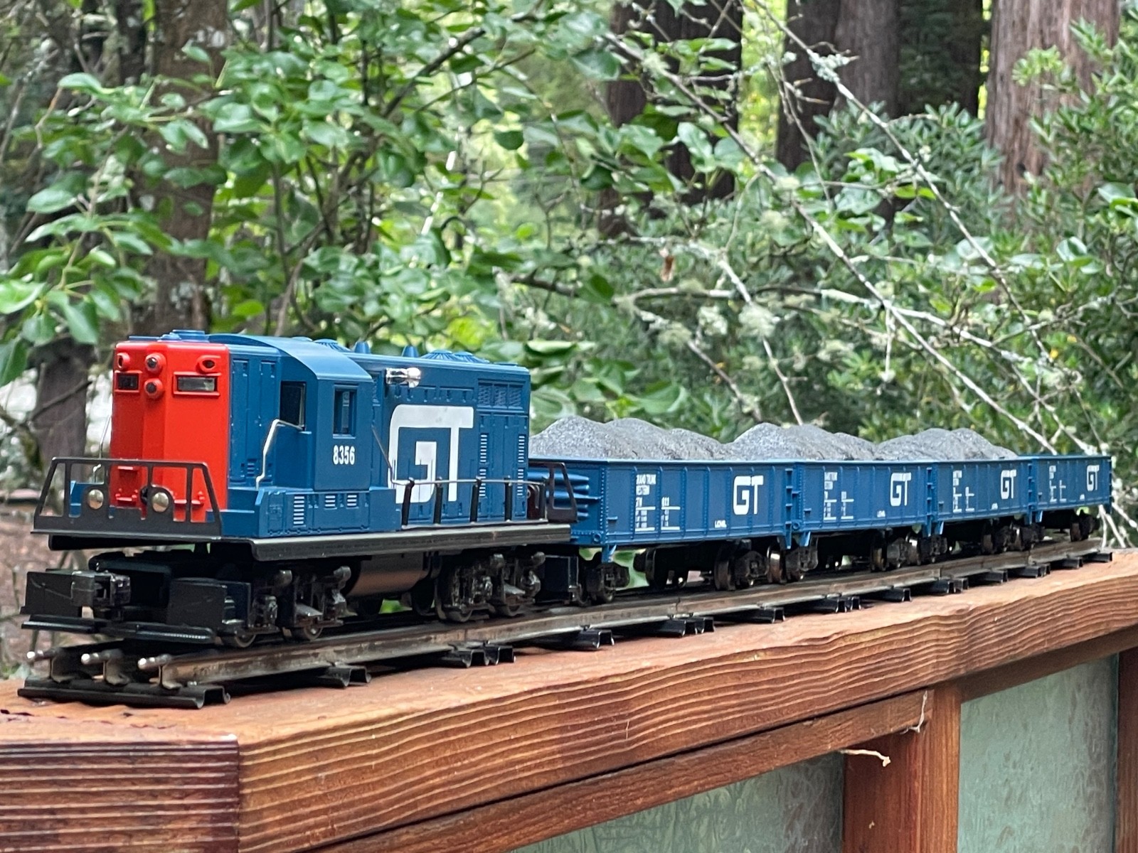 Lionel modern Grand Trunk coal train! Four 9822 gondolas plus 8356 dummy GP-7