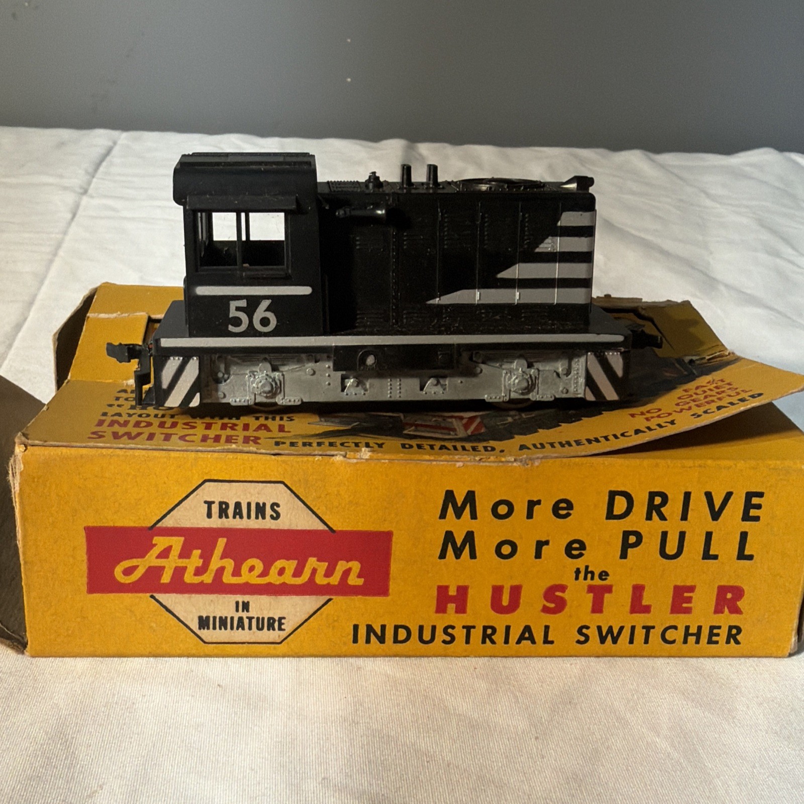 Athearn HO hustler industrial switcher 199-4:95 Cab #56 With Original Box