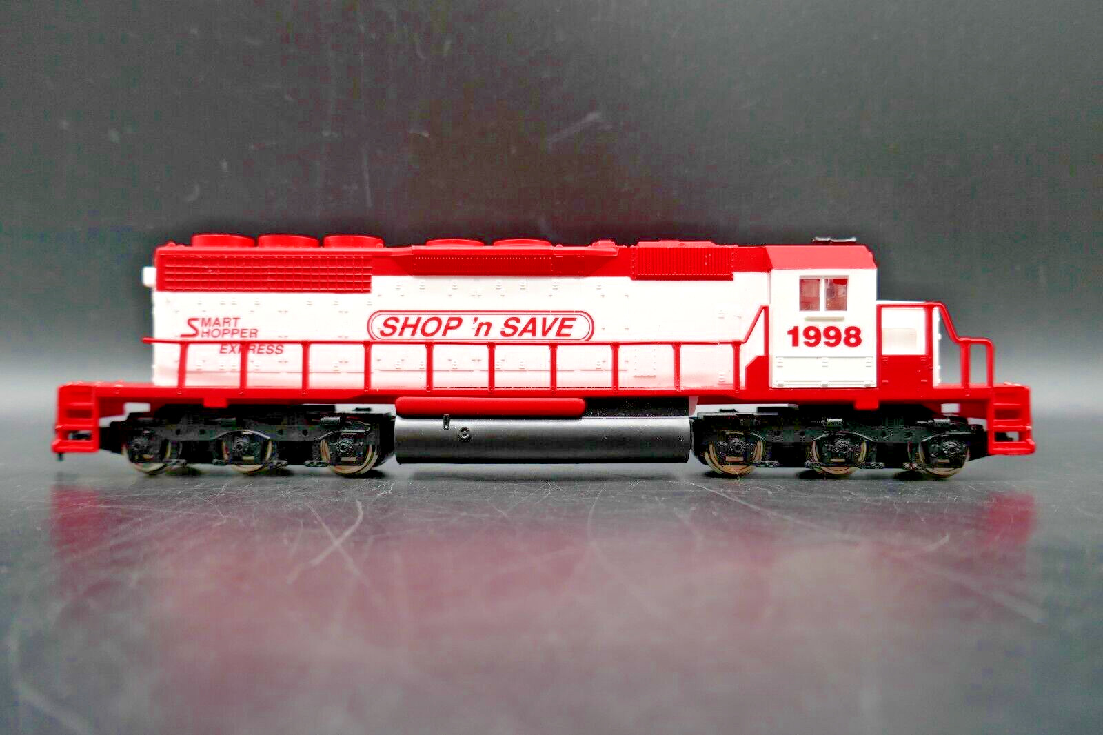 HO Mehano SD40 Shop N Save Locomotive – Tested & Working