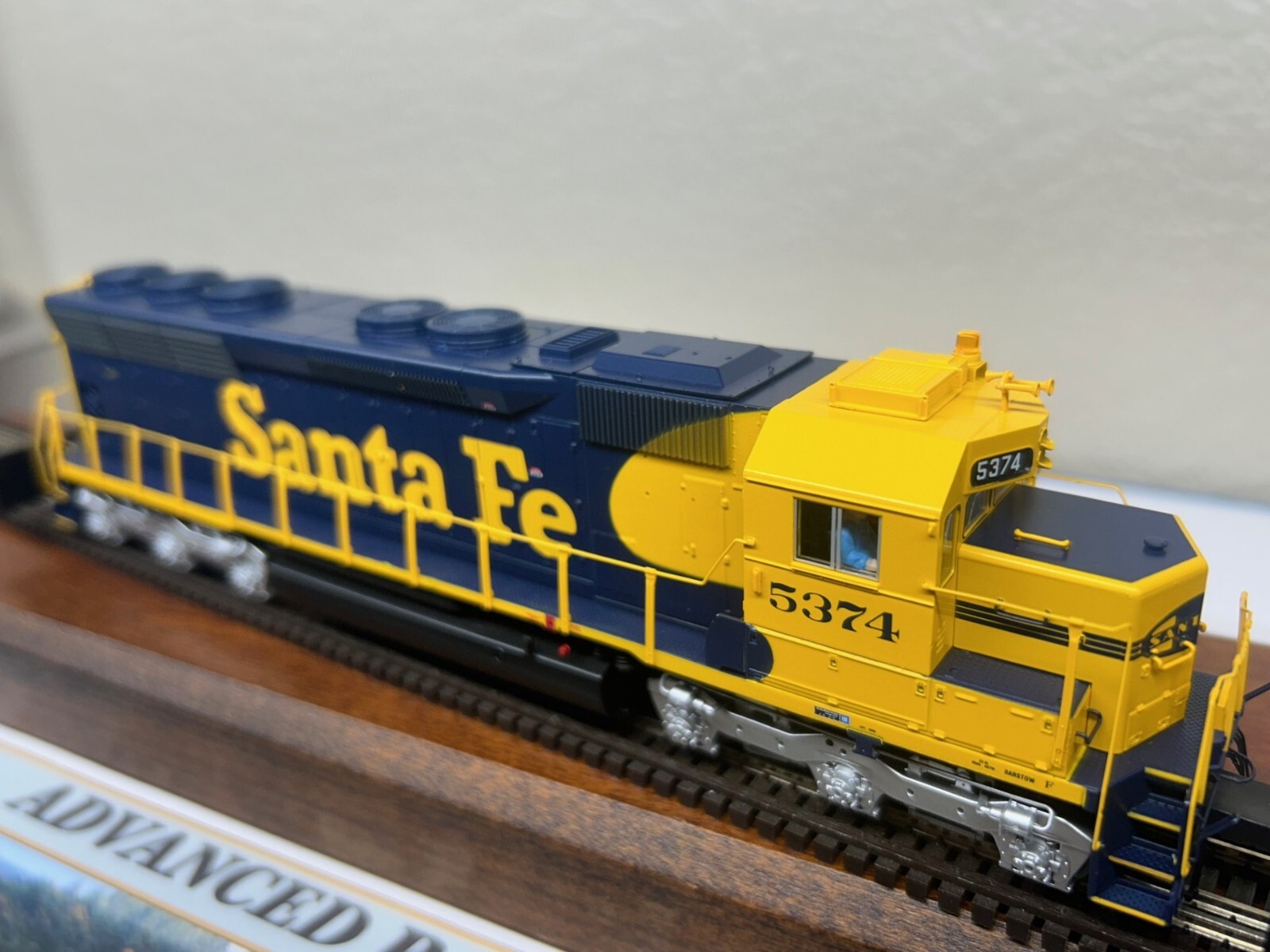 SANTA FE – ATSF SD45 LOCO DCC /TSUNAMI SOUND – BLUE WARBONNET HO Scale NEW OOP