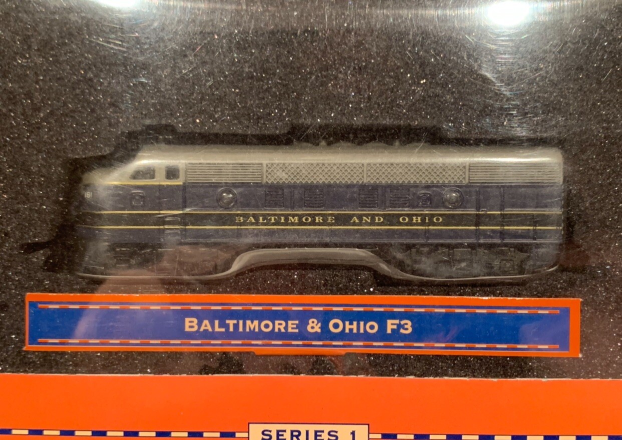 LIONEL DIE CAST BALTIMORE & OHIO F3 DIESEL ENGINE 1:120 SCALE DISPLAY TRAIN