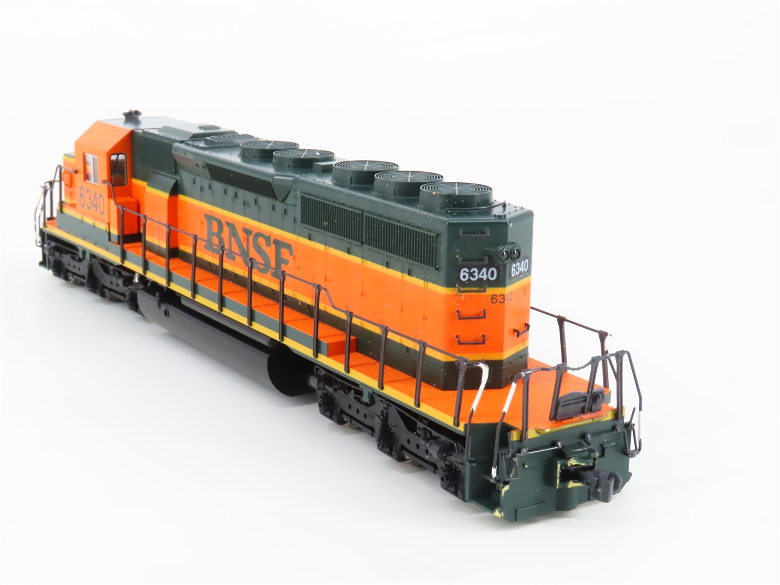 HO Scale KATO 37-3902 BNSF Railway SD40-2 Diesel Locomotive #6340