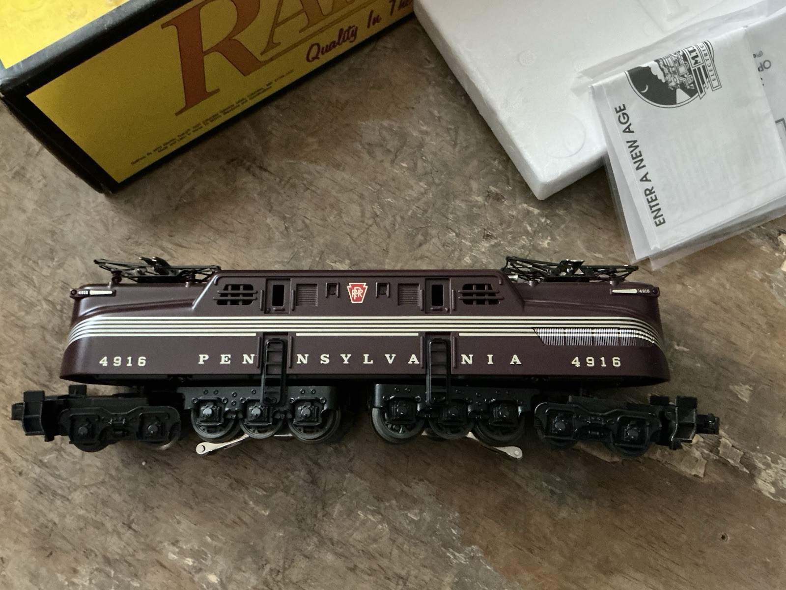 RAIL KING BY MTH ELECTRIC GG-1 ENGINE 4916 PART#30-2507 IN ORIGINAL BOX