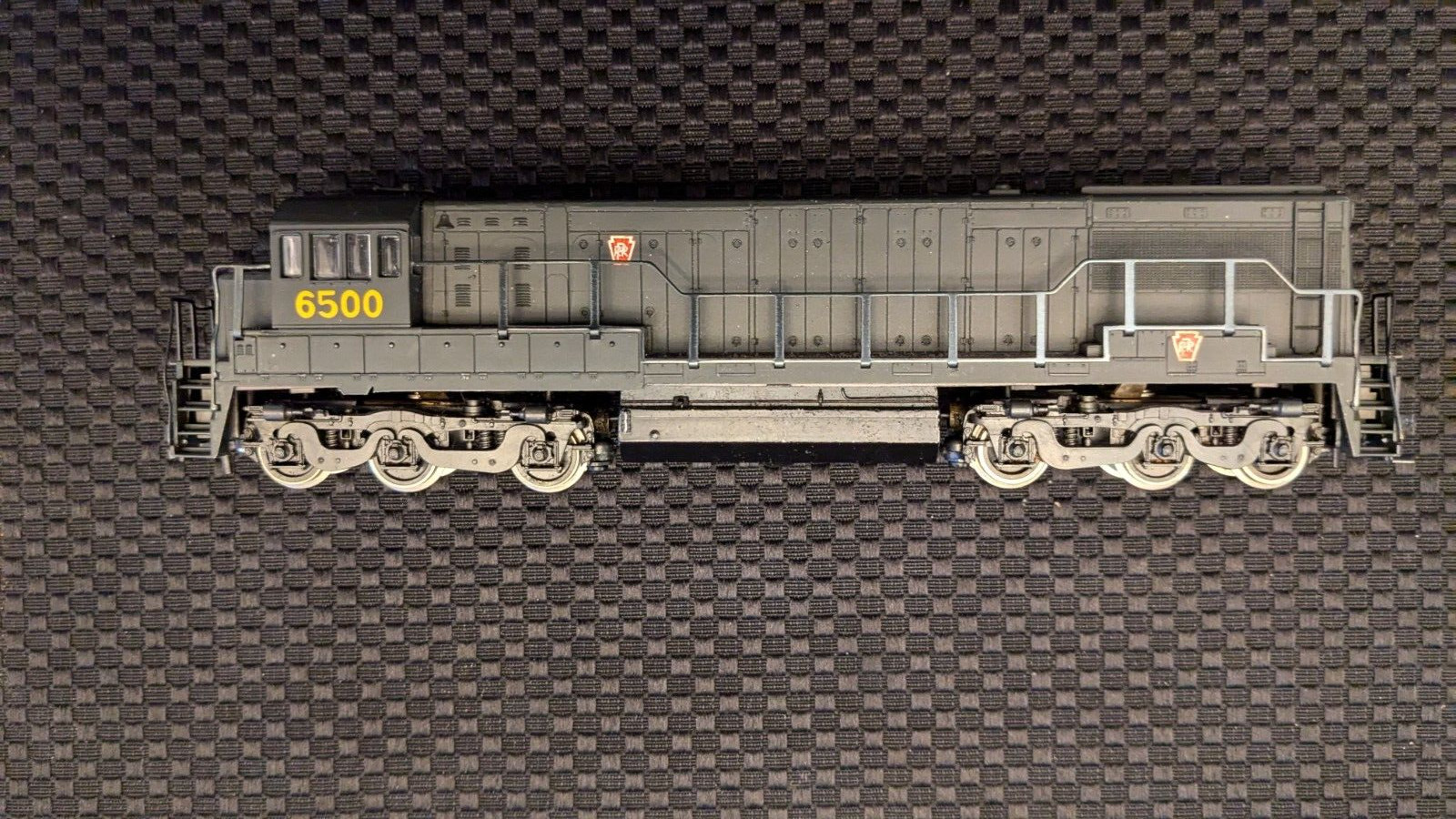 Rivarossi GE U25B Locomotive, PRR #6500, runs good, looks good