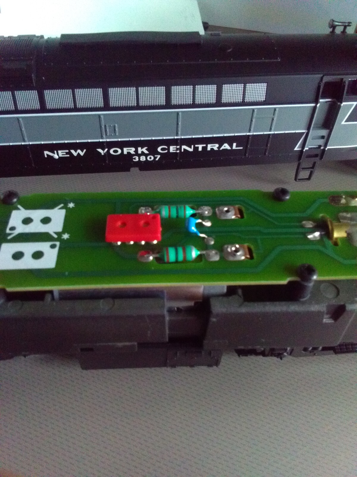 ER MODELS ROCO HO TRAIN POWERED LOCO NYC #3807 SHARK NOSE DIESEL NEW DCC READY !