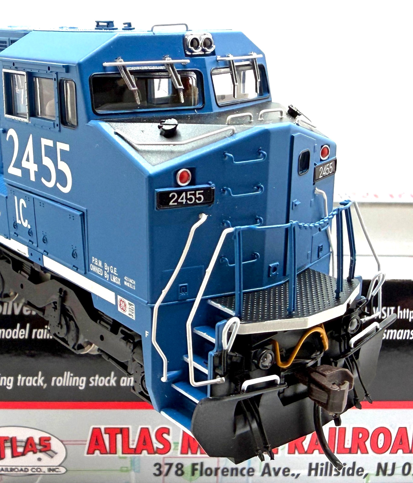HO ATLAS 10002270 SILVER DASH 8-40CW CANADIAN NATIONAL CN IC 2455 DCC READY BLUE