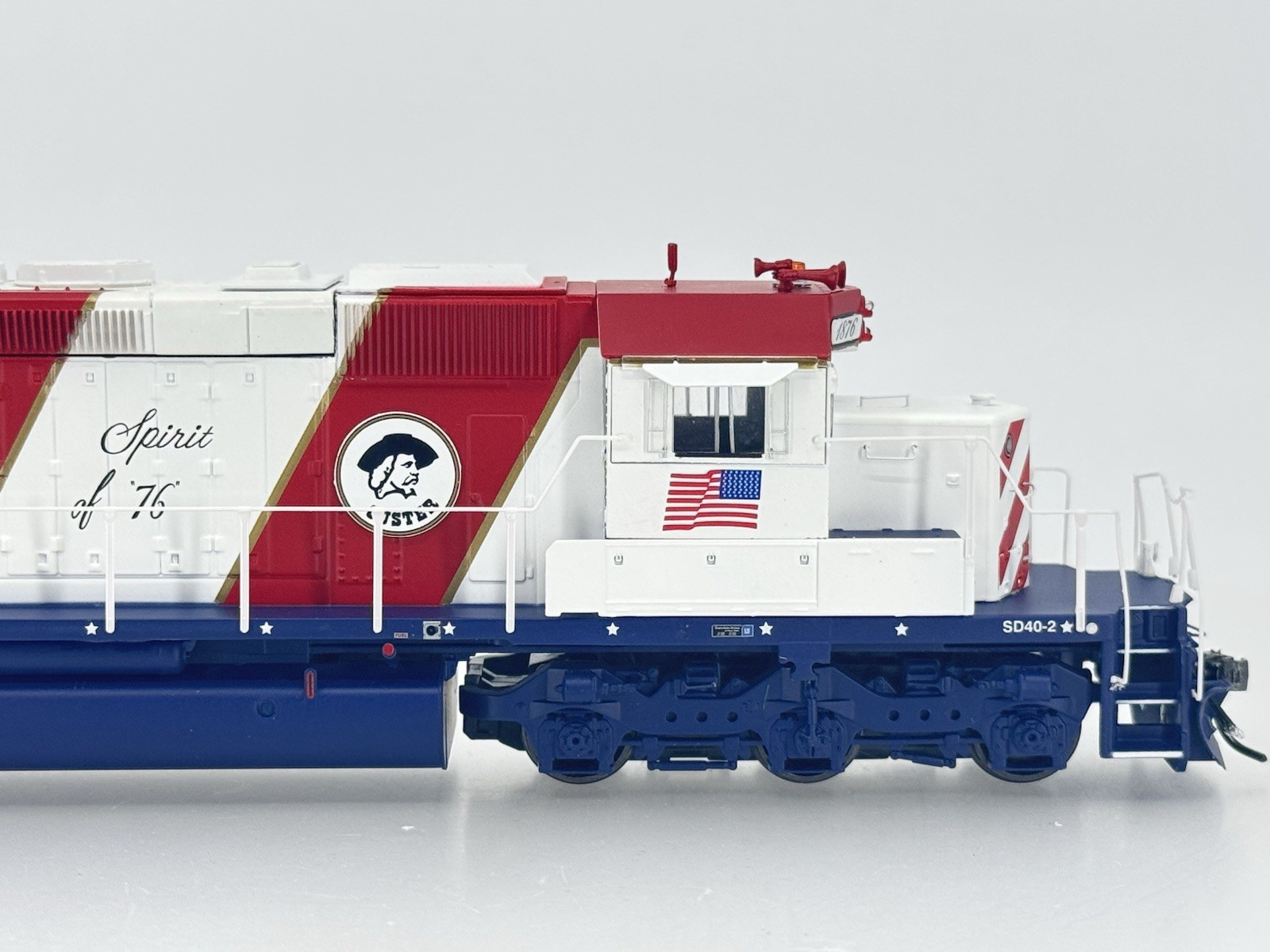 HO Athearn 98270 Burlington Northern Bicentennial SD40-2 Locomotive BN #1876