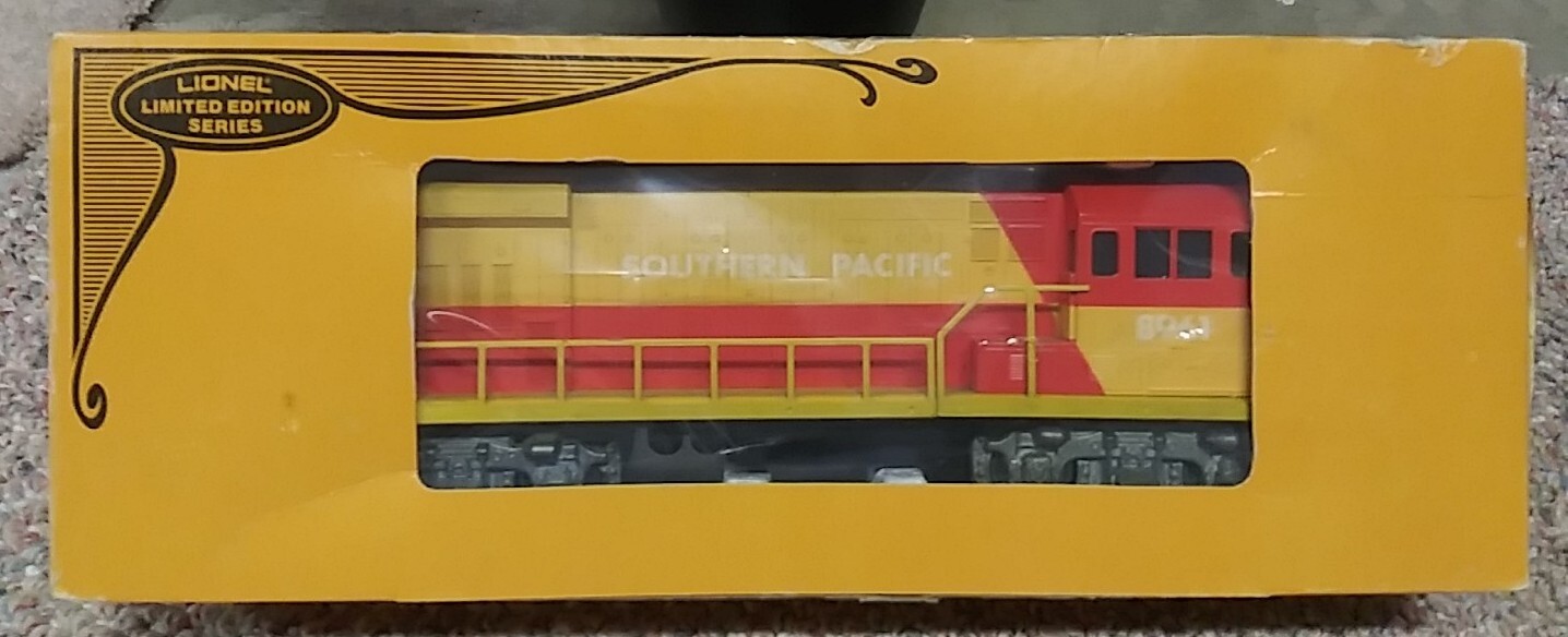 LIONEL #8961 SOUTHERN PACIFIC U36C DIESEL DUMMY UNIT – 1979 – IN BOX