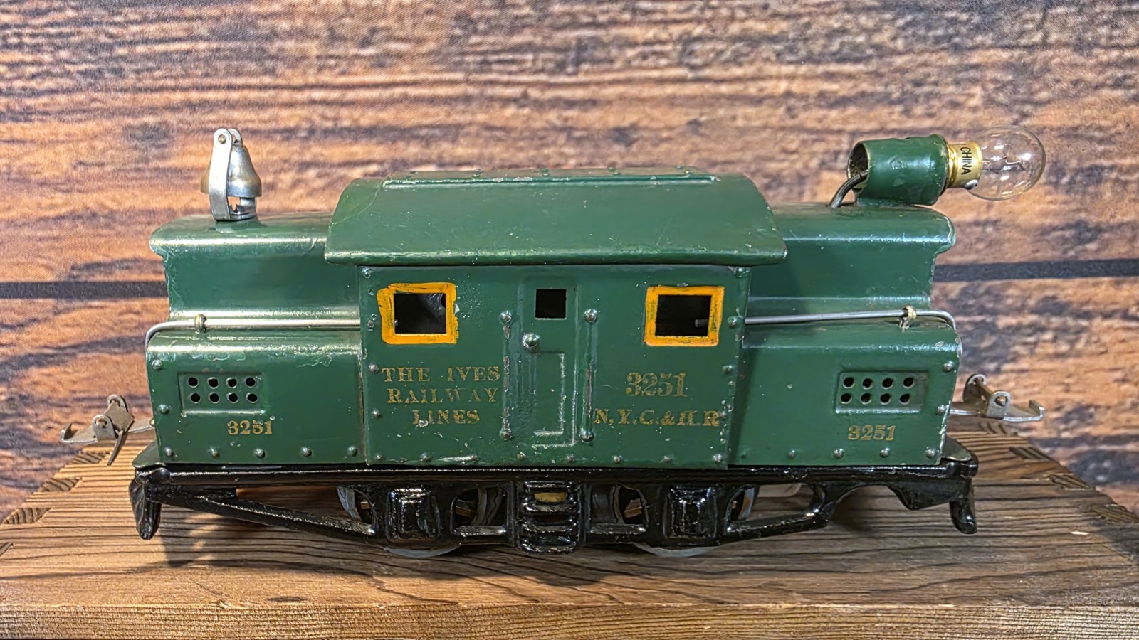 Vintage Ives 3251 Locomotive Train Set w/ No 60 Mail 61 Chair 62 Parlor Cars