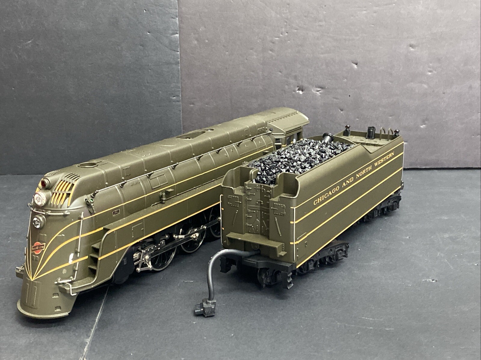 MTH 20-3034-1 Chicago Northwestern 4-6-4 E-4 Hudson Loco Protosound LN J.71