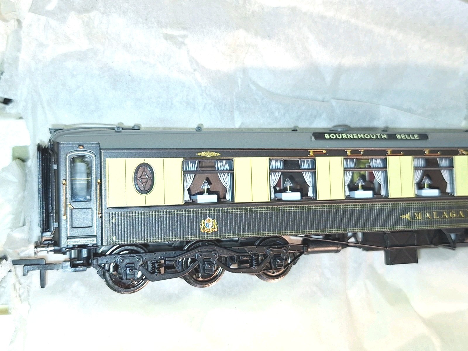 Hornby R2819 Bournemouth Belle Train Pack-lights. Mint, Unused. OO Scale. Boxed