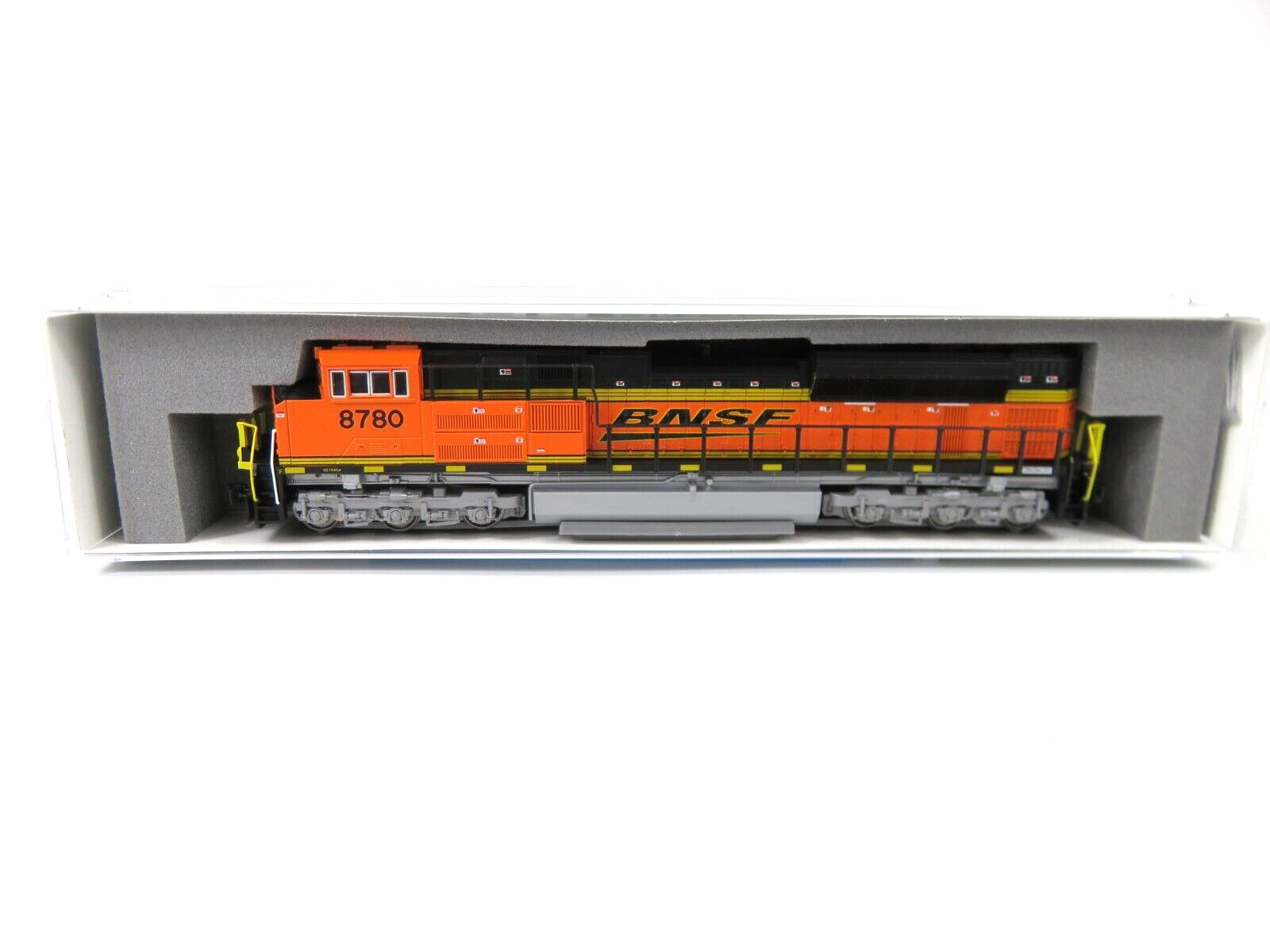 Kato 176-8526 N Scale BNSF Railway Swoosh EMD SD70ACe Diesel Locomotive 8780 NIB