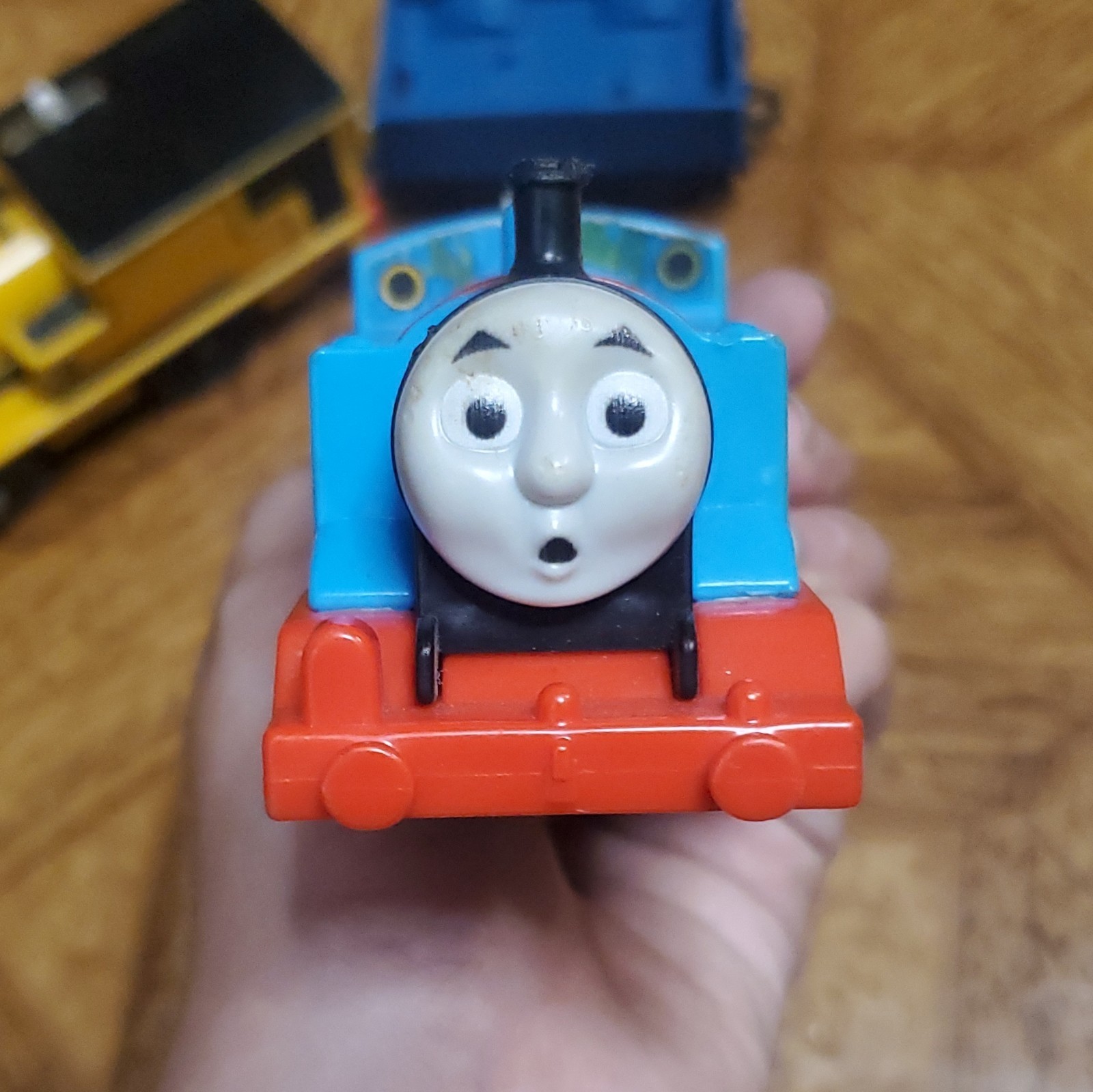 Mattel Thomas & Friends Locomotive 2013 Blue Yellow Tender N Gauge 1:87