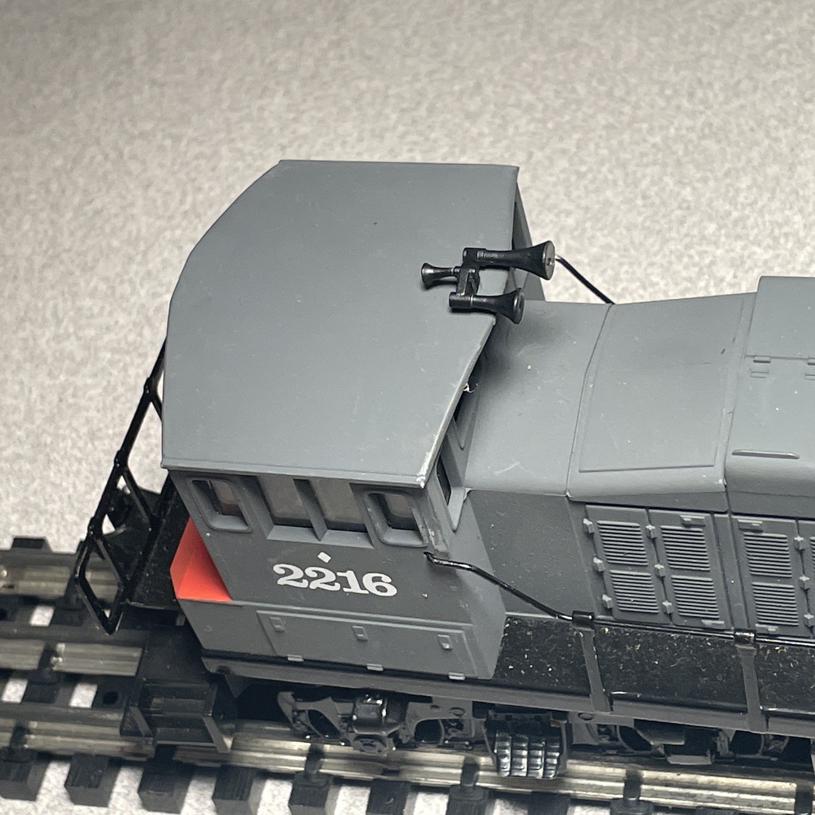 K-LINE O-scale SOUTHERN PACIFIC LOCOMOTIVE #2216 Diesel Engine Train Nice!!
