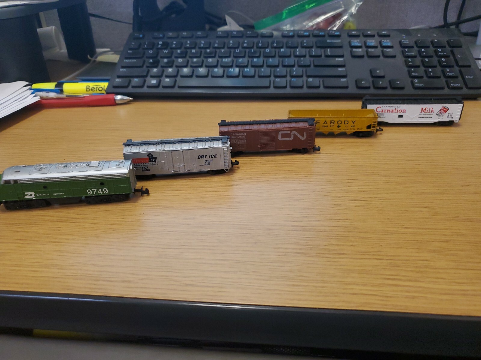 #9749 BURLINGTON NORTHERN VINTAGE MFG HONG KONG Plus 4 more Carnation, Peabody