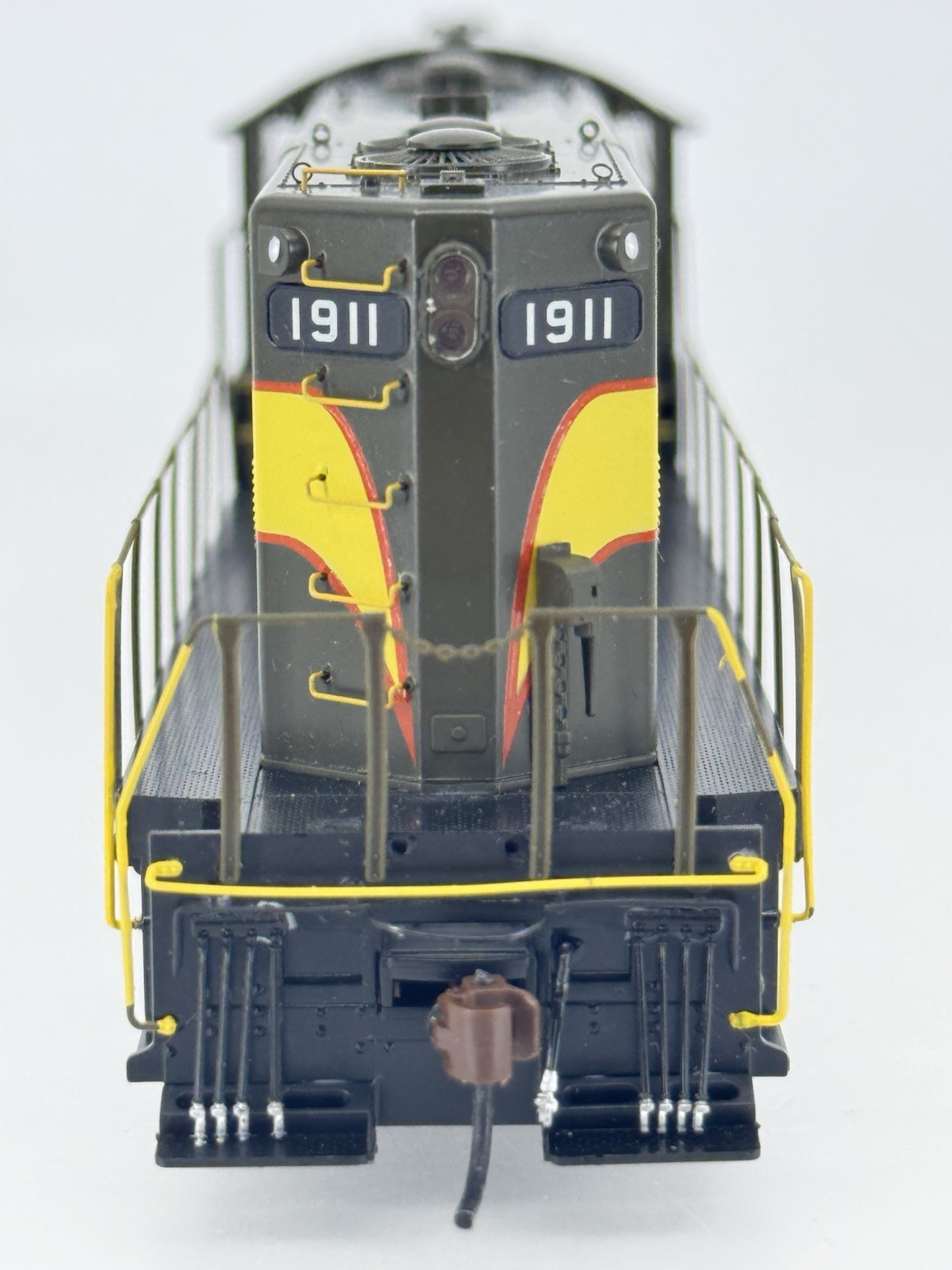 HO Athearn Genesis G62420 Seaboard Air Line GP9 Diesel Locomotive SAL #1911