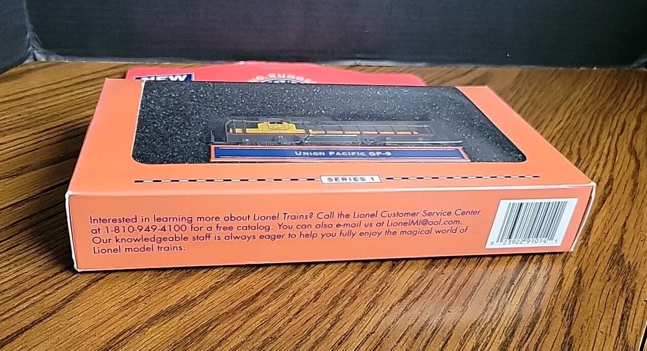 Lionel Big Rugged Trains Union Pacific Locomotive GP-9 Series NEW W/ Tin 1:120