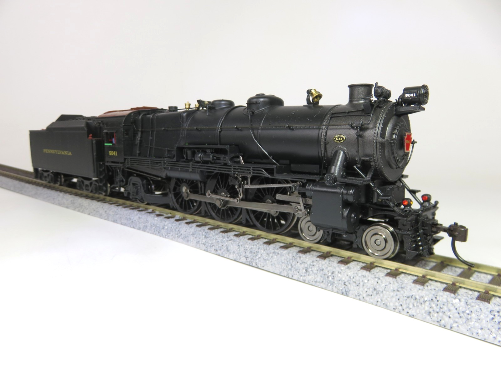 Broadway Limited 2241 HO Pennsylvania 4-6-2 K4 Steam Locomotive DCC/Sound/Smoke