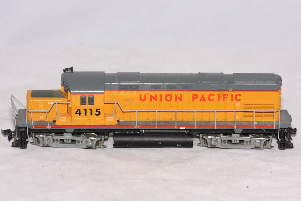 MRC/Lima Union Pacific Ho Scale Alco C420 #4115 Powered Locomotive
