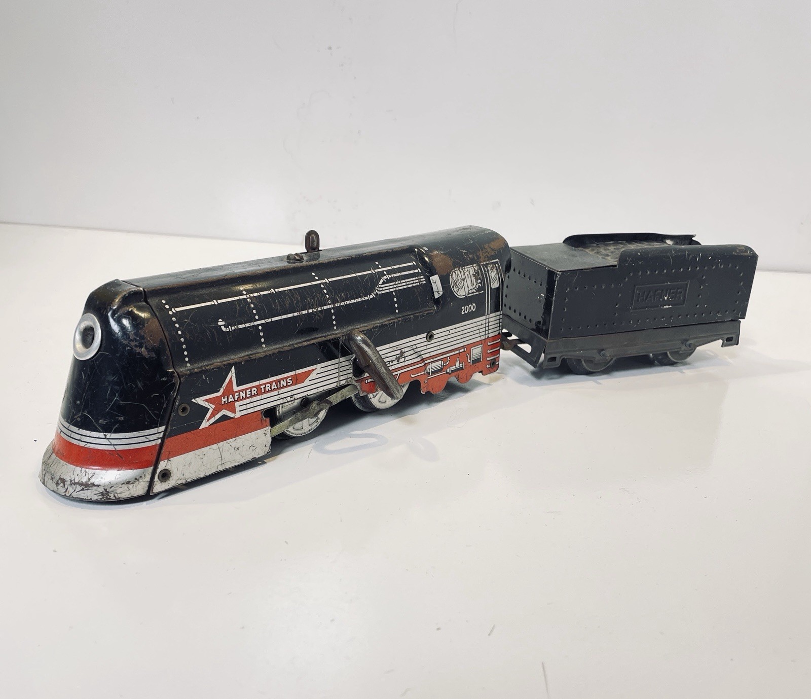 Vintage HAFNER TRAINS #2000 Tin O-Gauge Wind-Up Locomotive & Tender – Working