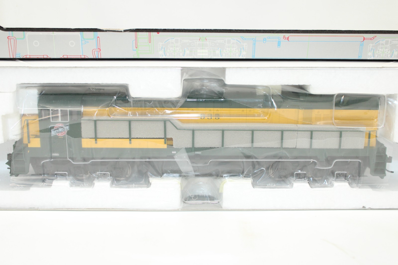 Atlas Silver HO Scale C&NW Chicago North Western GE U30C Locomotive #935 NOS
