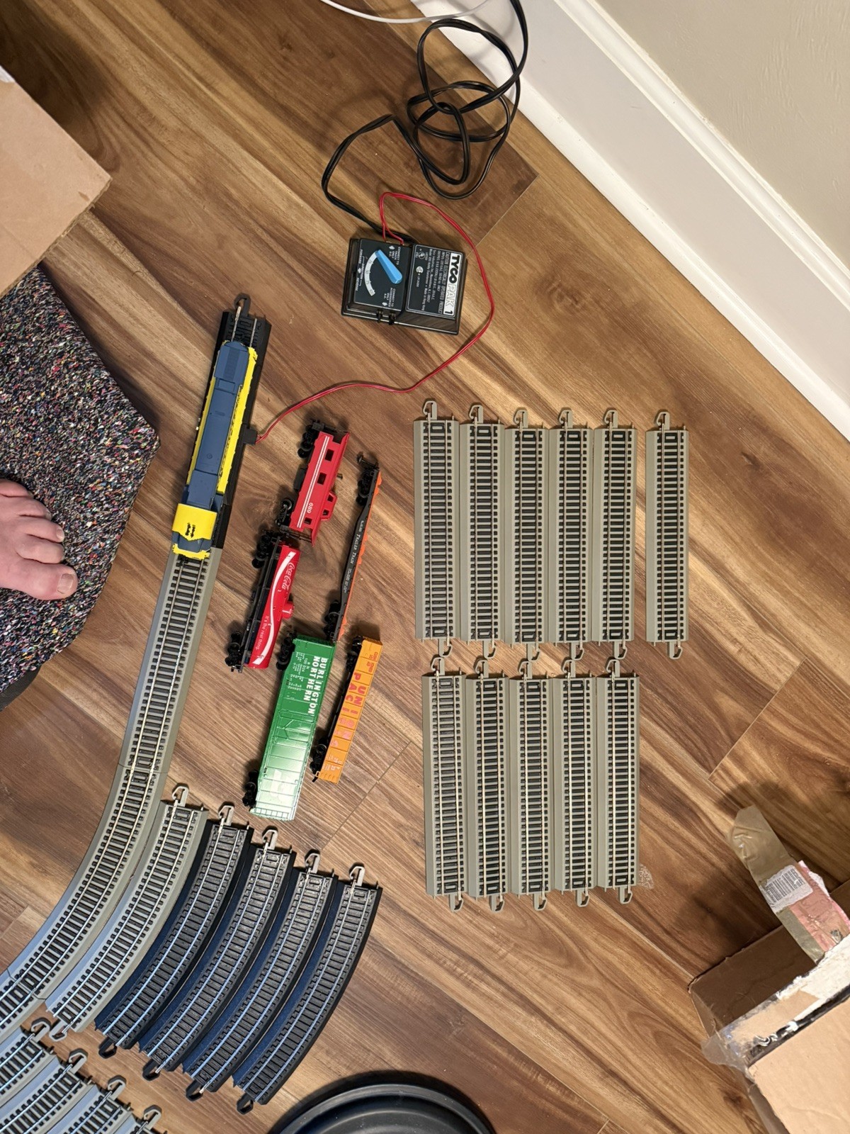 Tyco Train Set-Virginian Locomotive, Boxcar, Log Car, Coal Car, Coke HO Scale