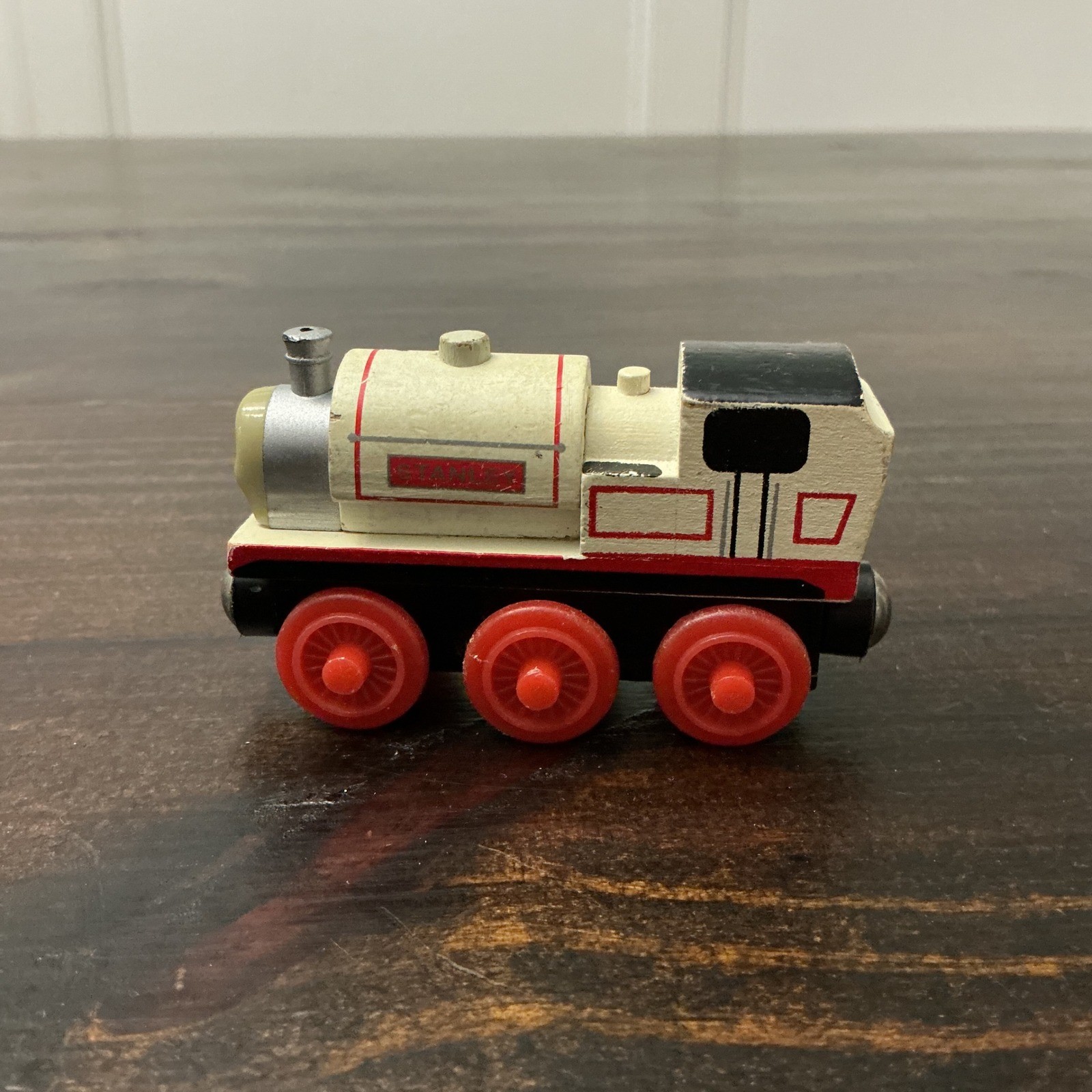 Thomas & Friends Stanley Wooden Railway Engine White Red Magnetic Train Toy