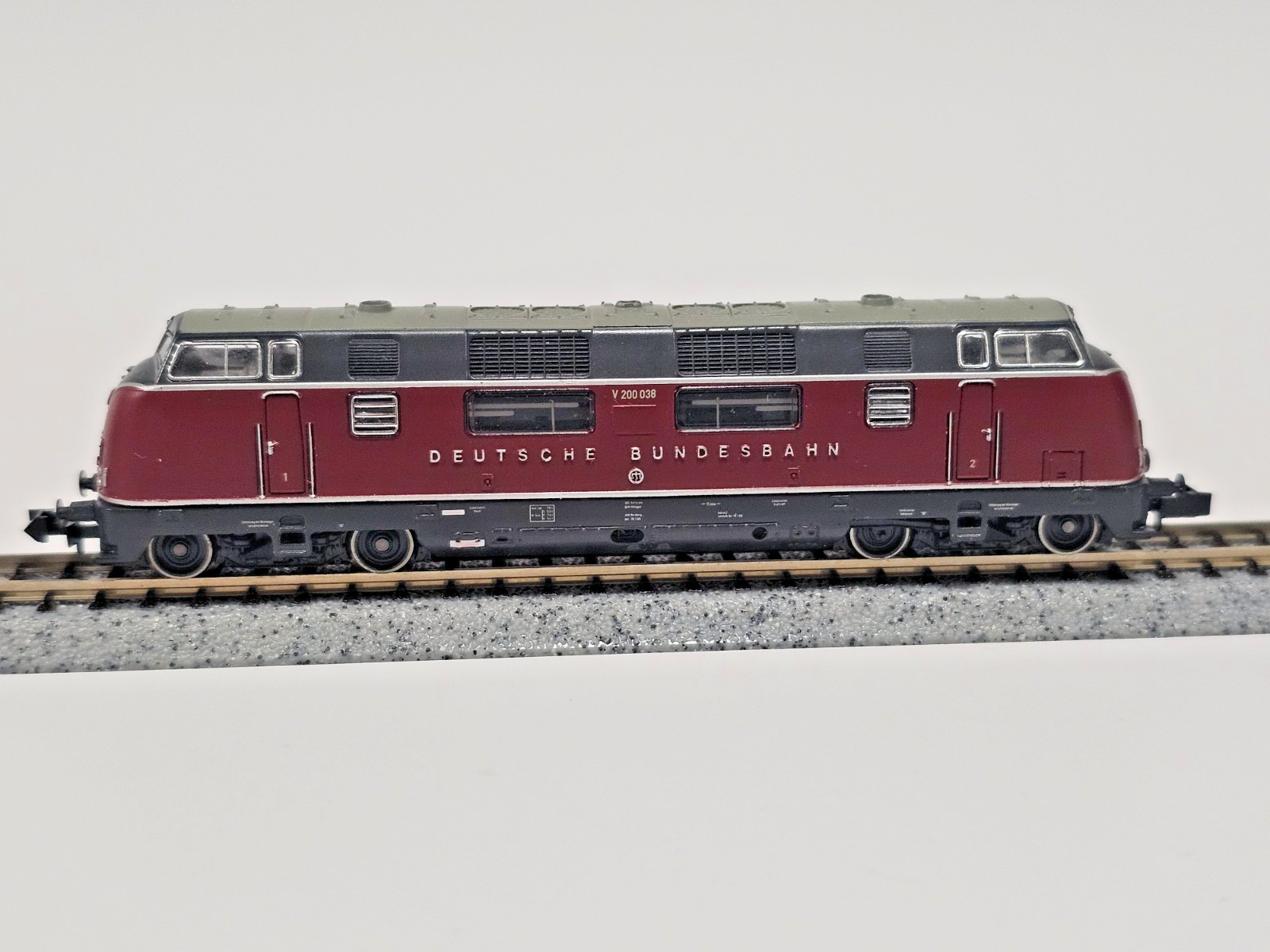 N SCALE ROCO #23284 N-MODEL GERMAN RAILWAY DIESEL LOCOMOTIVE BR200 AUSTRIA VIDEO