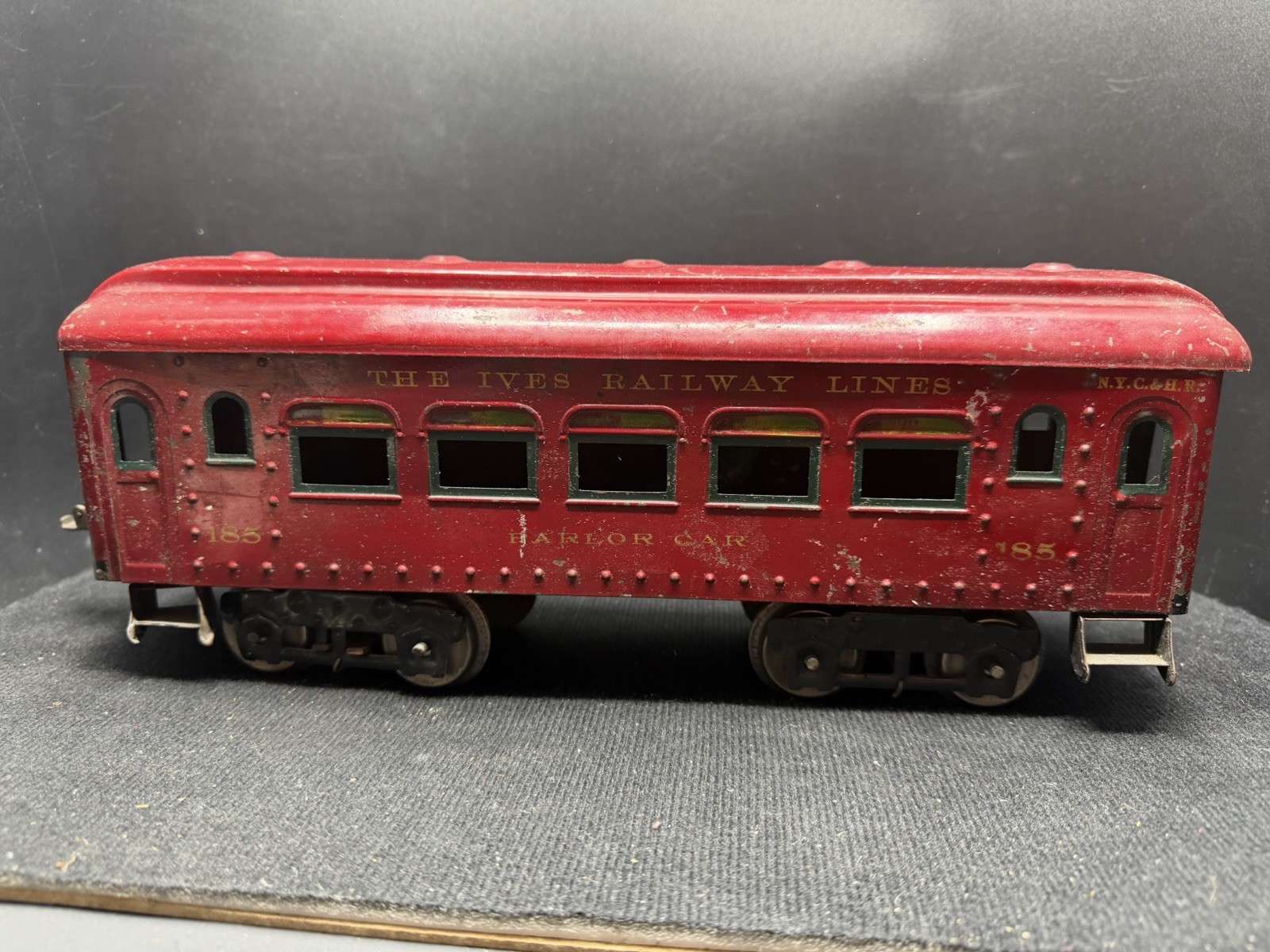 Pre-War Ives/Lionel Wide Gauge Electric Locomotive With Cars And Track Untested