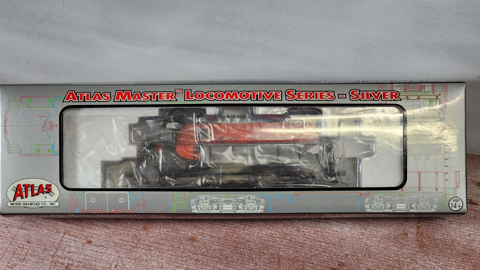 New Haven Railroad HH660 Diesel Locomotive 0923 Atlas 10000426 W/ DCC Plug
