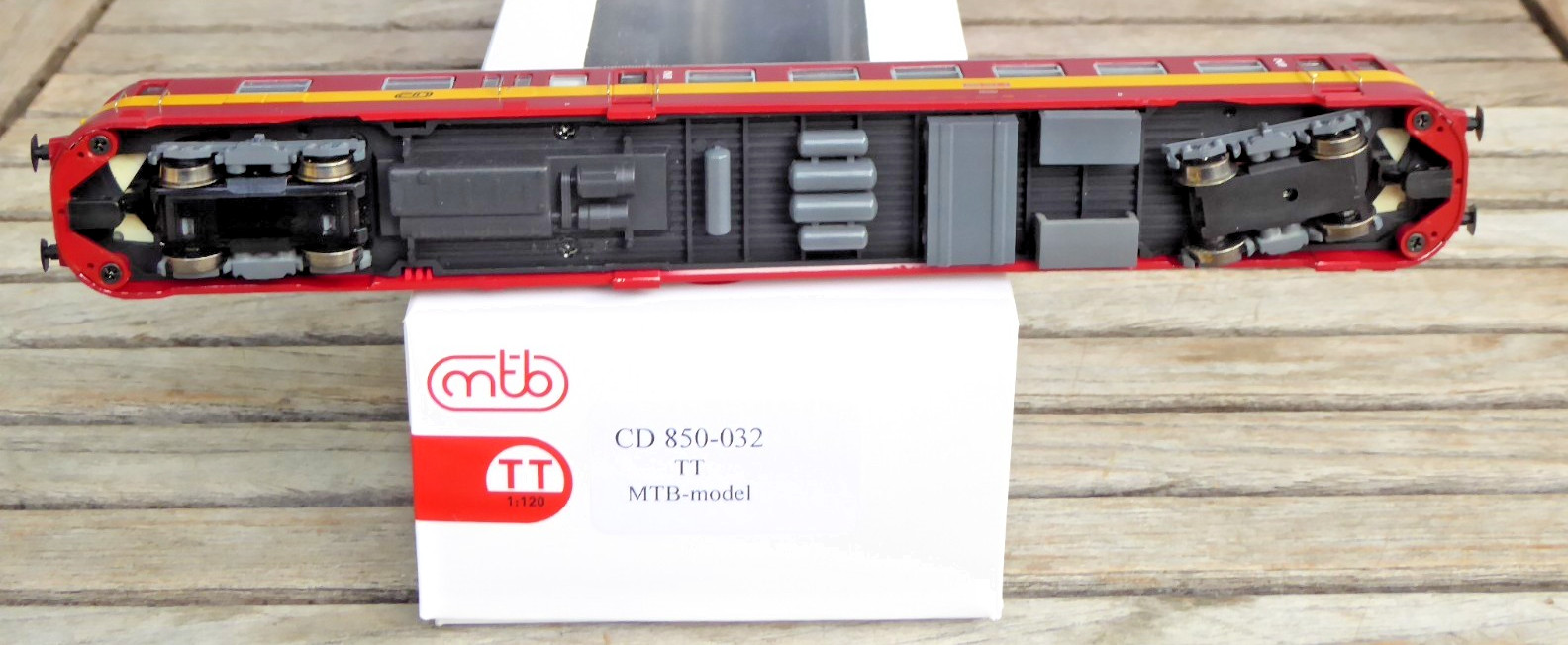 Mtb 850-032 Tt Diesel Locomotive 850 “Crocodile” Cd Era 5/6 With Dss+Led Light