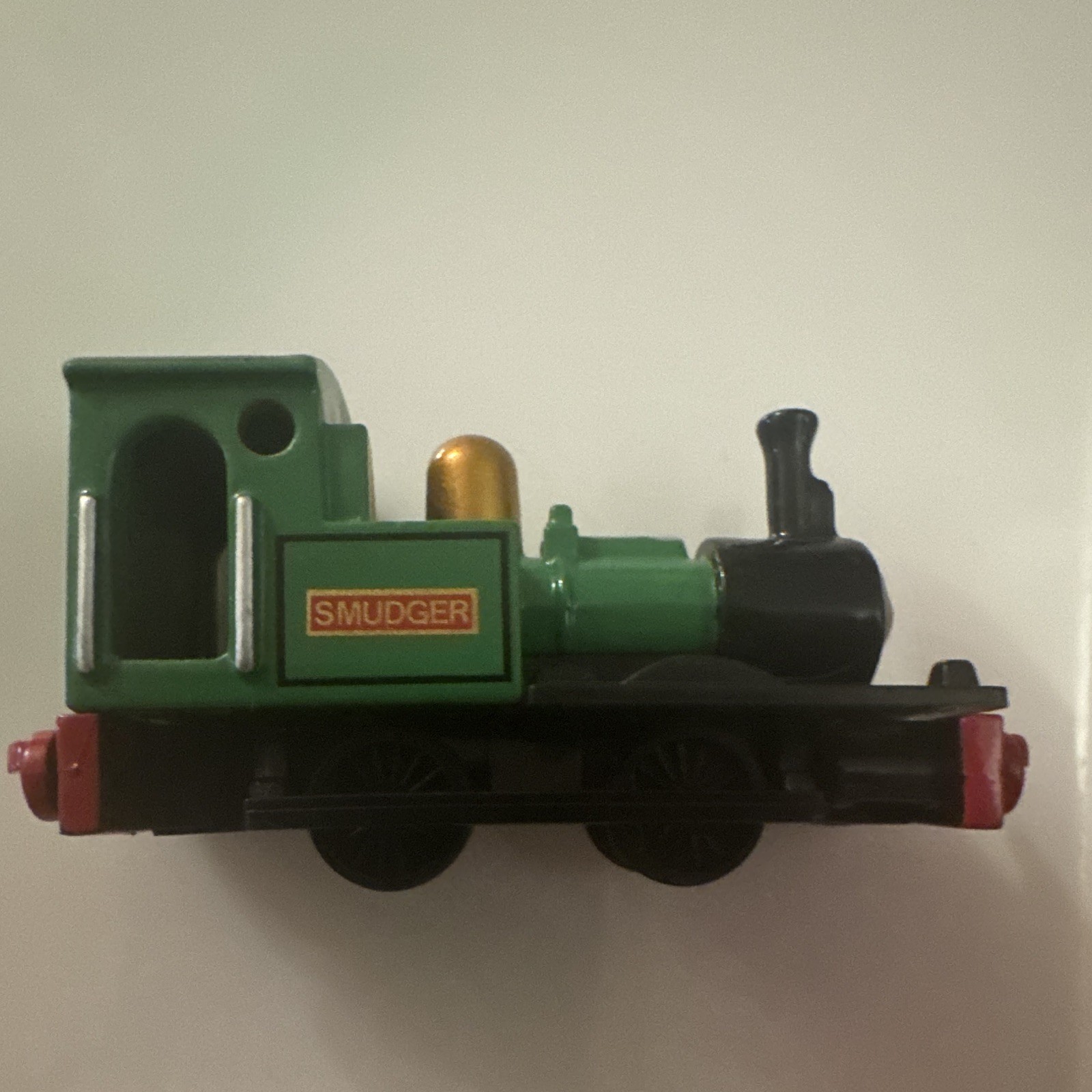 Smudger HO Gauge Steam Locomotive Engine Toy Train, Green/Black/Red