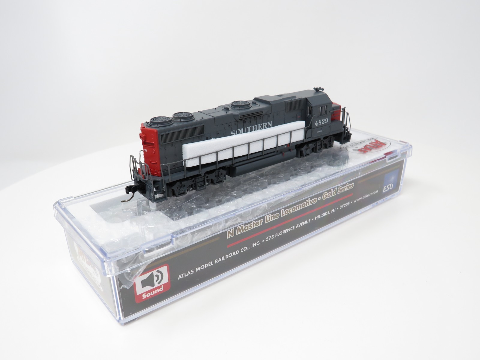 Atlas N 40004853 DCC ESU LokSound Southern Pacific EMD GP38-2 Phase II Diesel