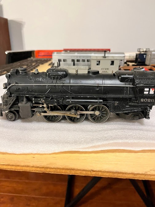 Lionel Train Set, Engine 2026, 027 Good condition