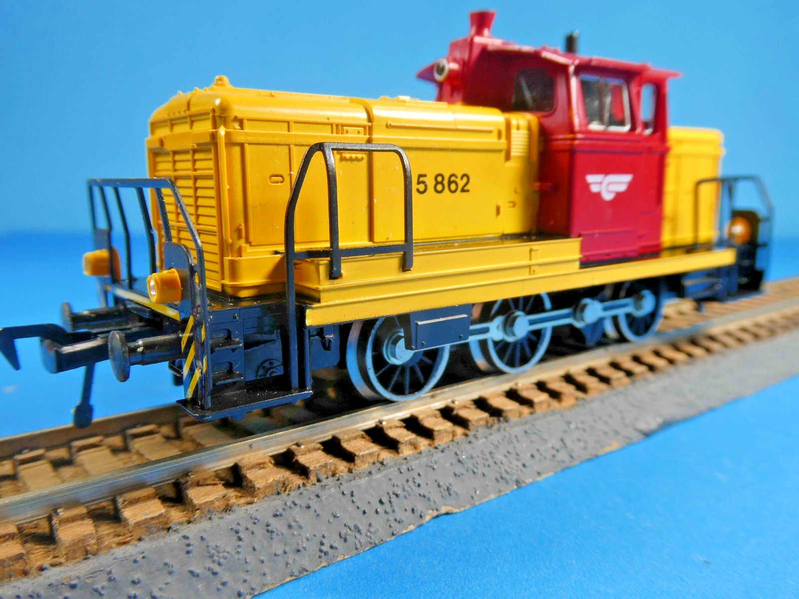 FLEISCHMANN HO NSB LOCO-4225N 1987 NORWEGIAN EXPORT LOCO -OB