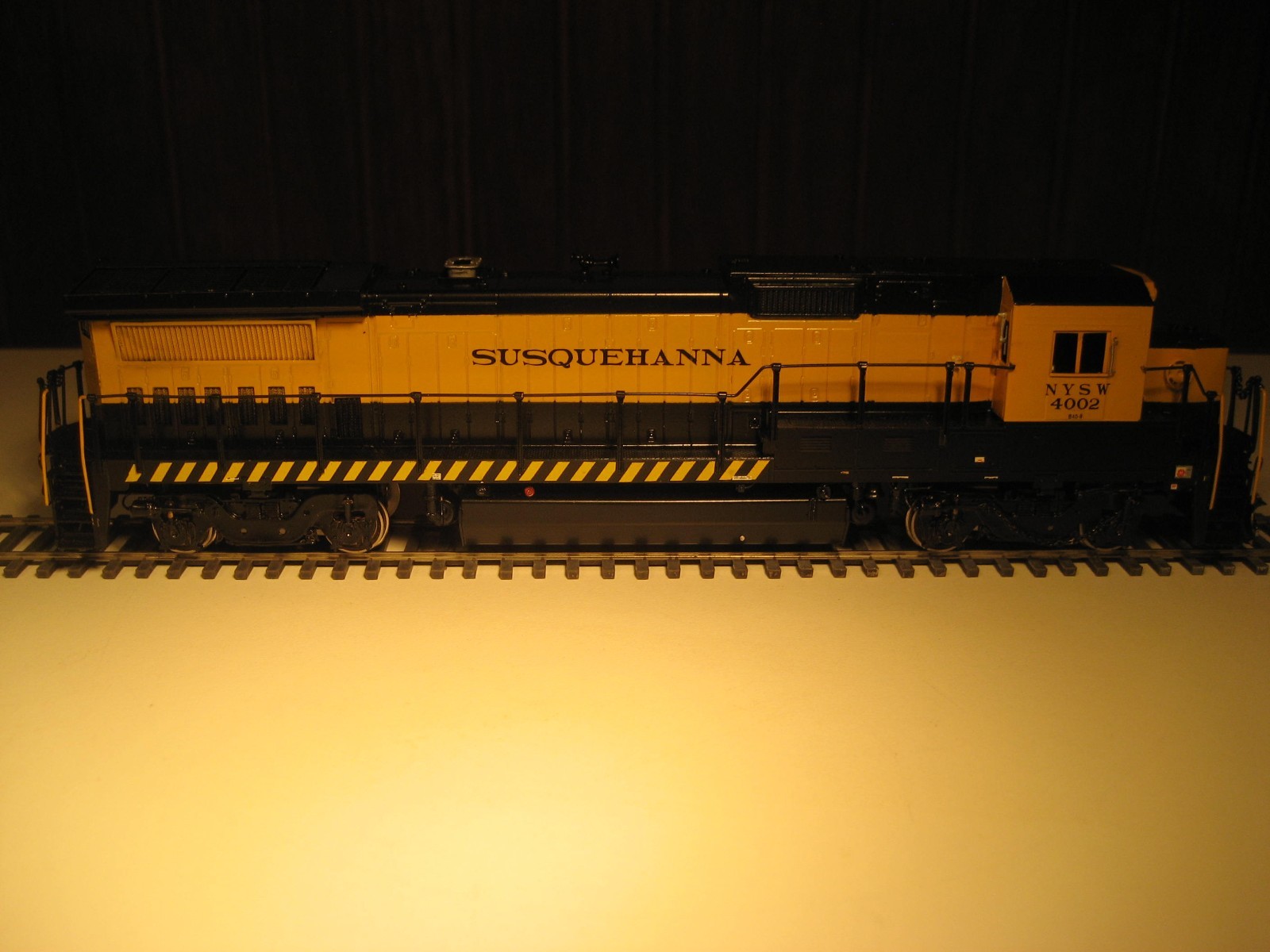 Overland 5141 HO Brass Susquehanna NYS&W Dash 8-40B B40-8 #4002 custom painted