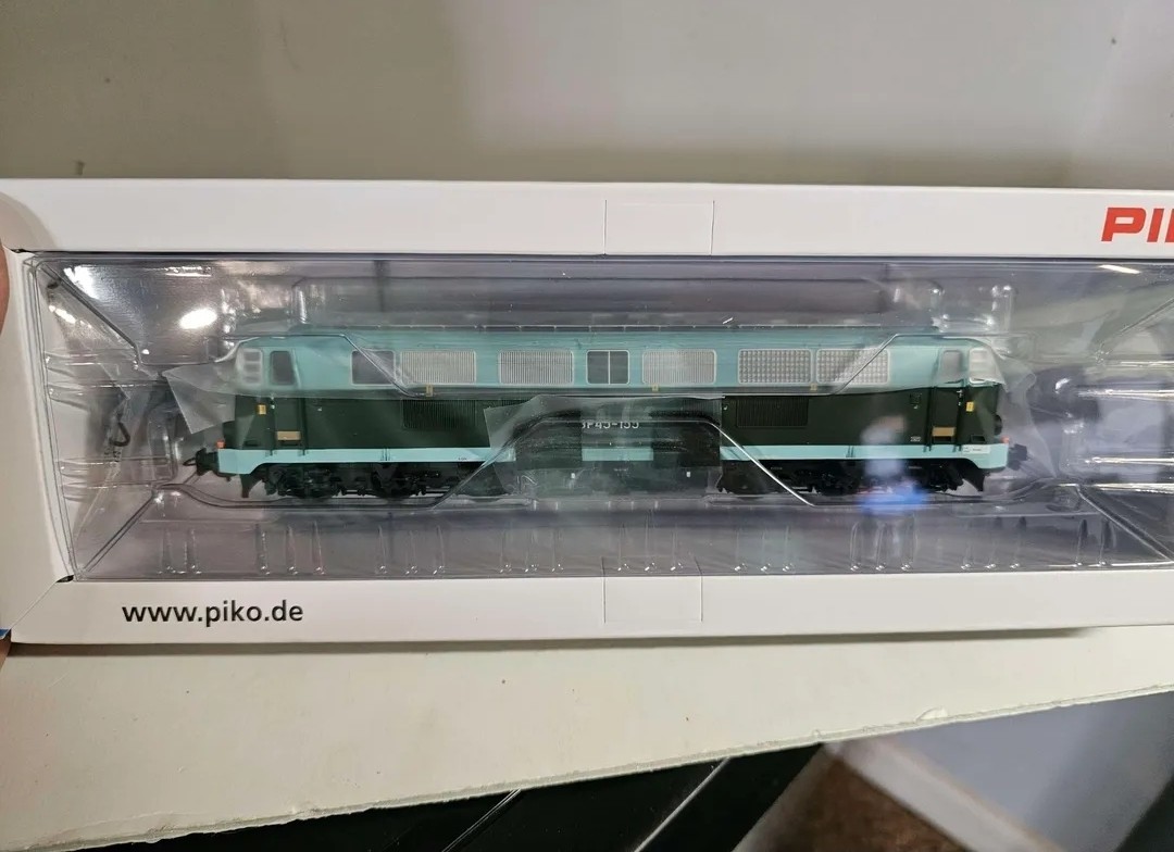 Piko PKP SP45 Diesel Locomotive 96311 HO Scale DCC Ready