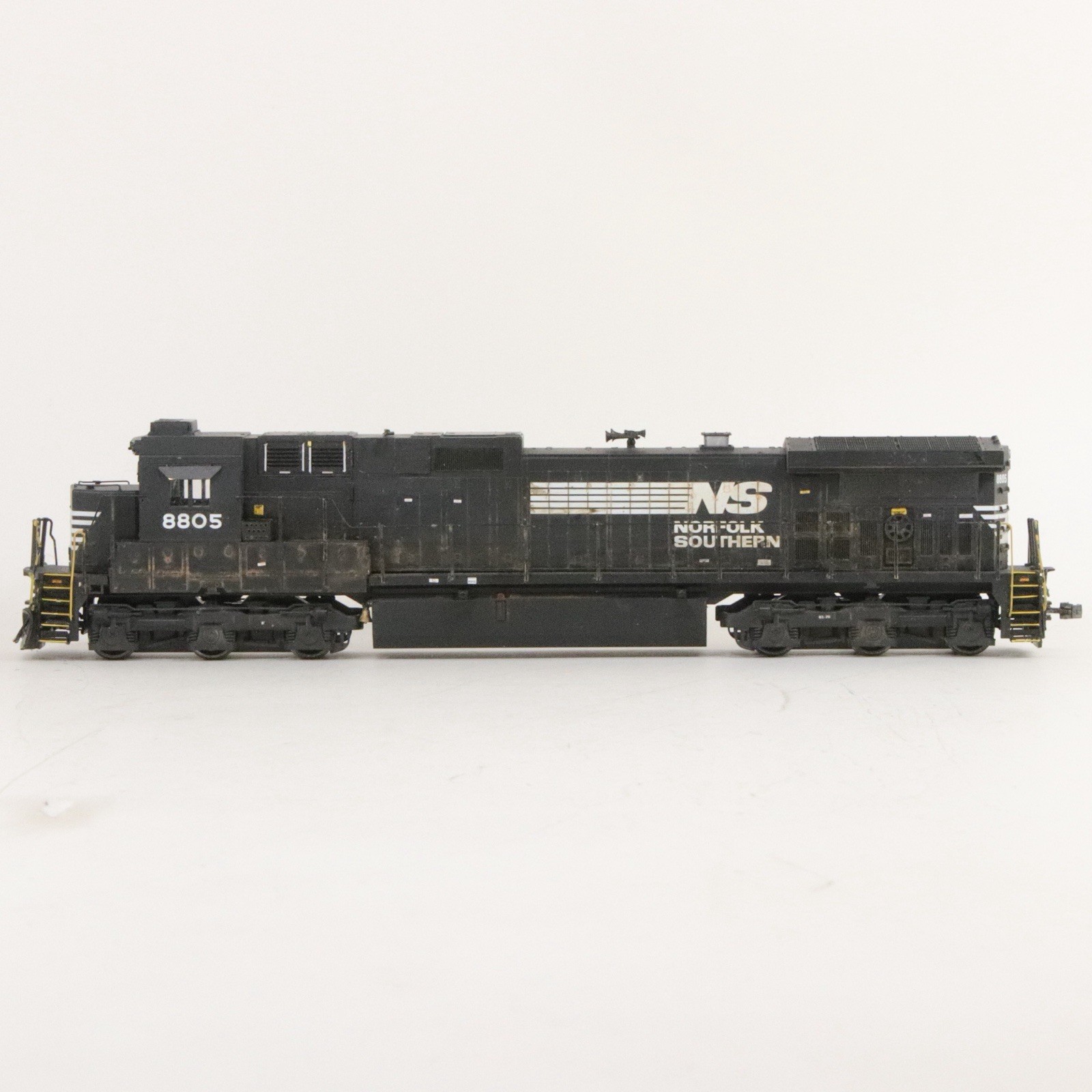 Kato HO Norfolk Southern NS #8805 C44-9W Dash 9 Custom Kitbashed Unit DC Powered