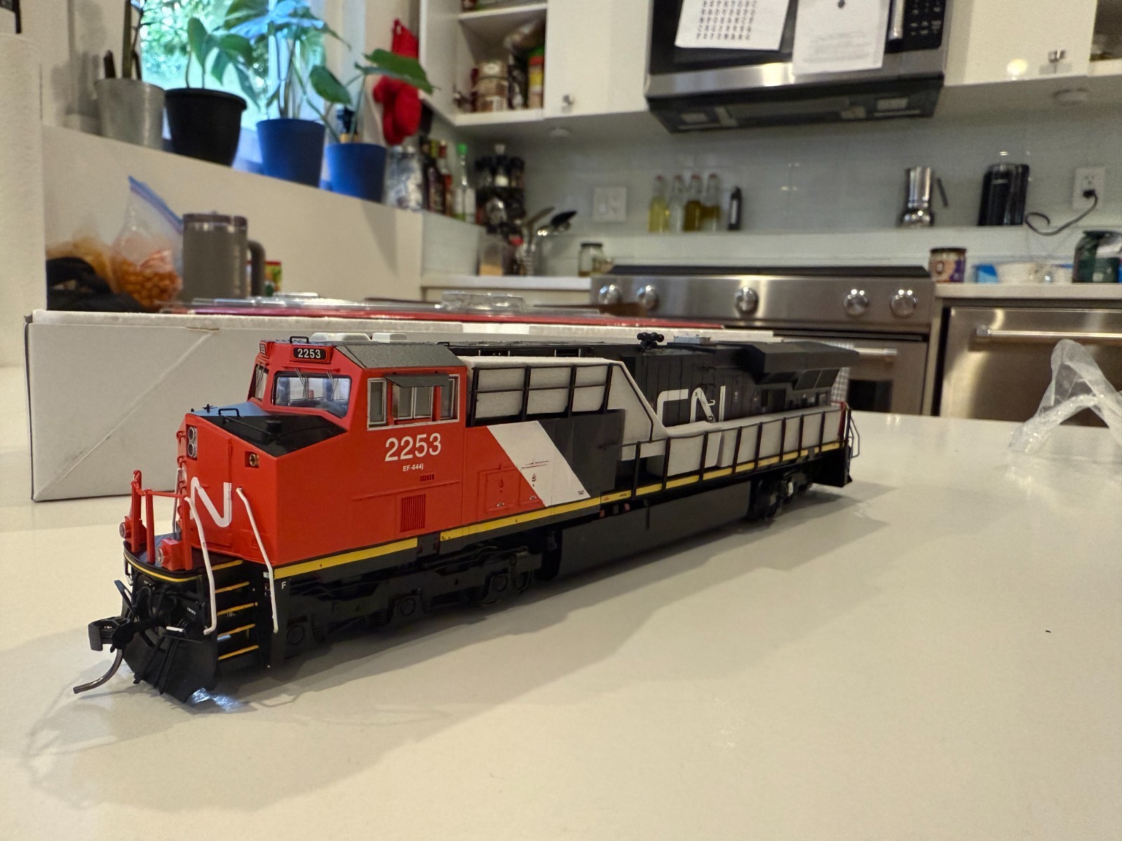 HO Scale Intermountain ES44AC – CN Draper – Custom ESU LokSound 4.0