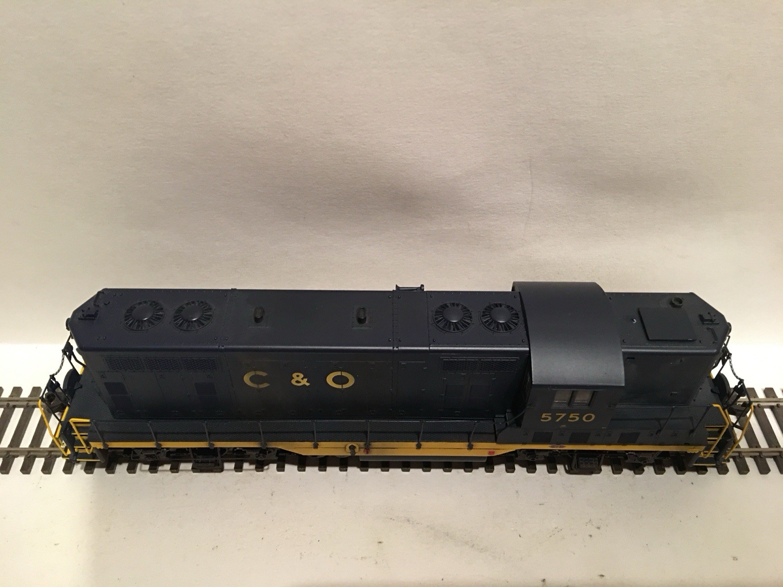 HO Atlas Classic 8356 Chesapeake Ohio GP7 Diesel Locomotive C&O #5750 WEATHERED