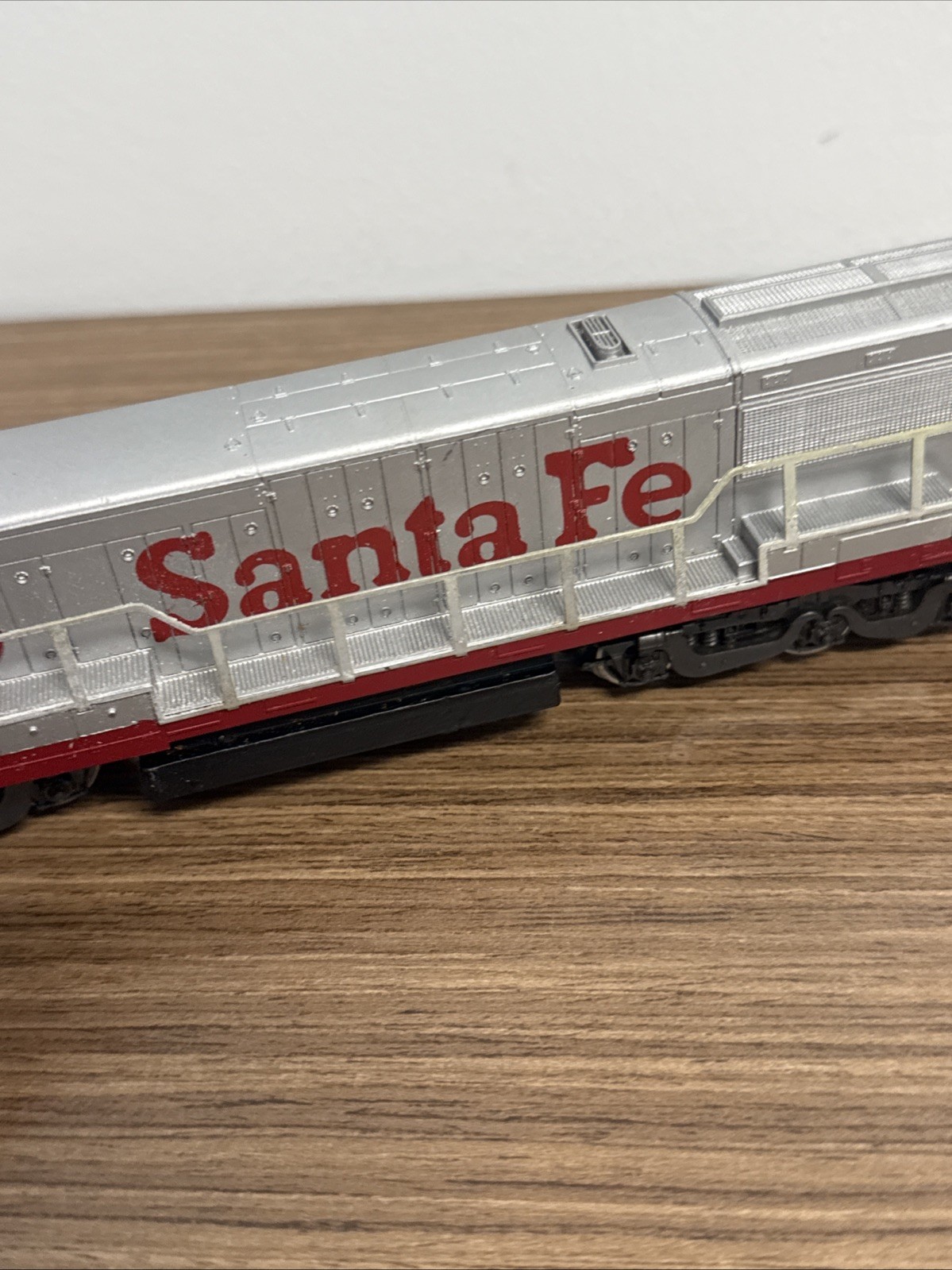 Vintage Rivarossi HO Santa Fe #350 powered diesel engine Made In Italy