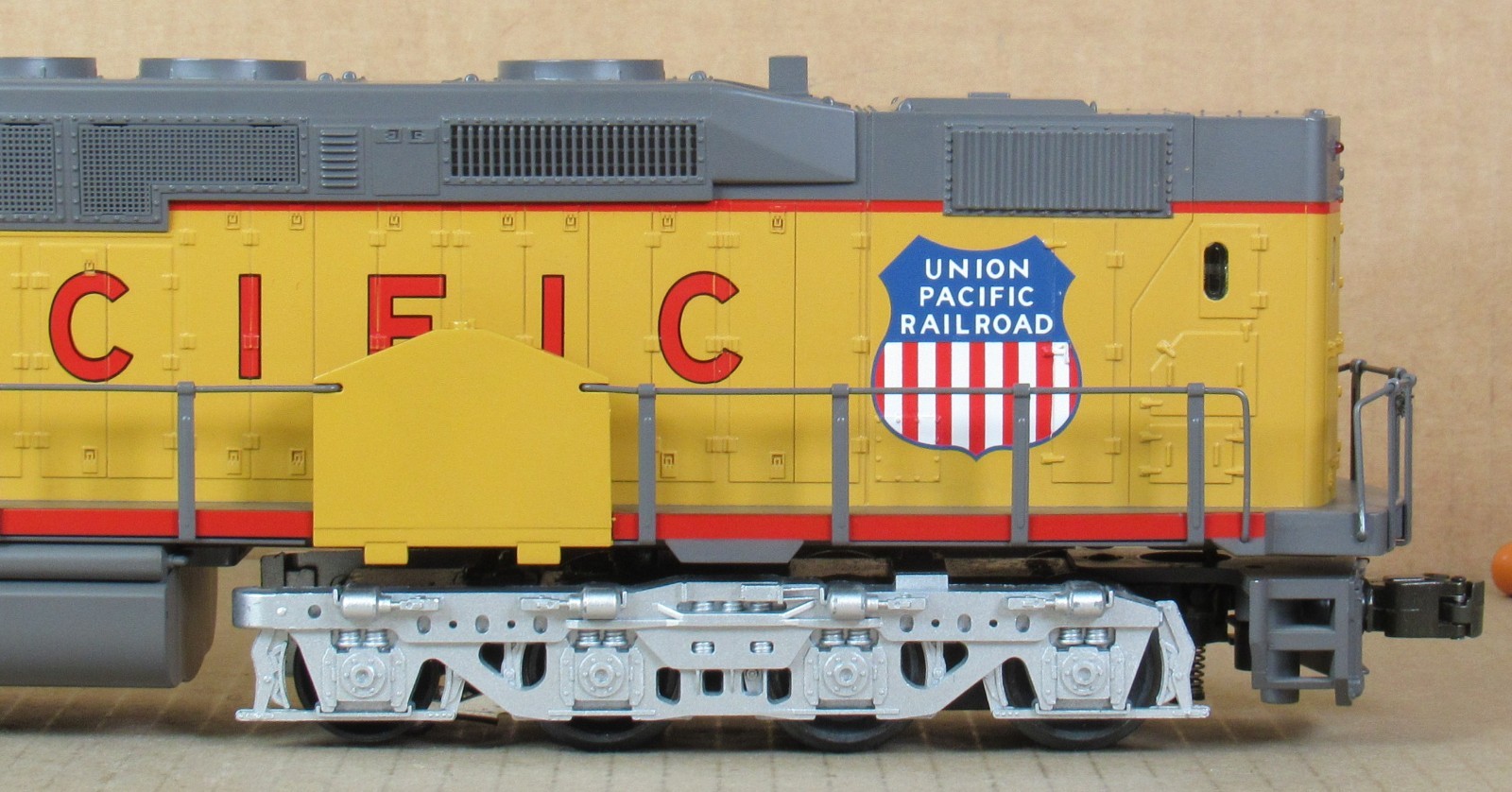 MTH Premier 20-2178-1 Union Pacific DD40AX Diesel Engine w/PS O-Gauge LNIB