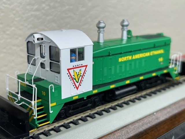 NORTH AMERICAN ETHANOL SW9/1200 SWITCH LOCO- DCC – HO Scale “QUANTUM SOUND” NEW