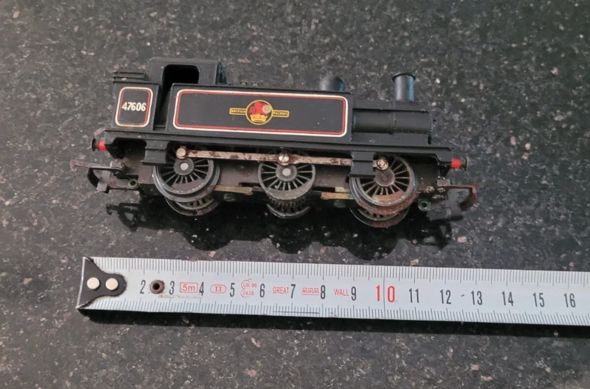 Tri-ang Hornby R52 OO Gauge Jinty Steam Locomotive 47606 Black – 1960 vintage