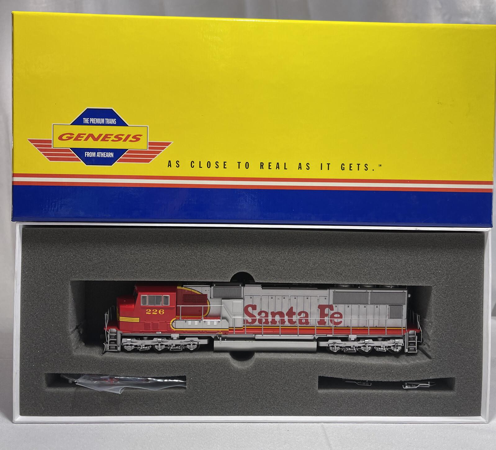 HO Scale Athearn Genesis G6137 Santa Fe SD75M Diesel Locomotive #226