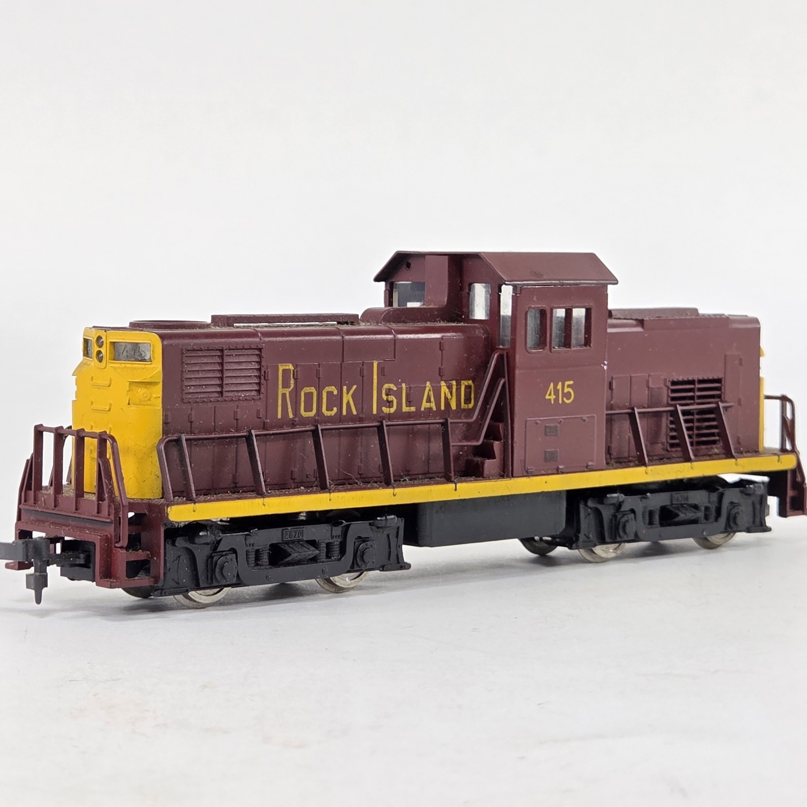 HO Scale Mehano Rock Island #415 Center Cab Switcher