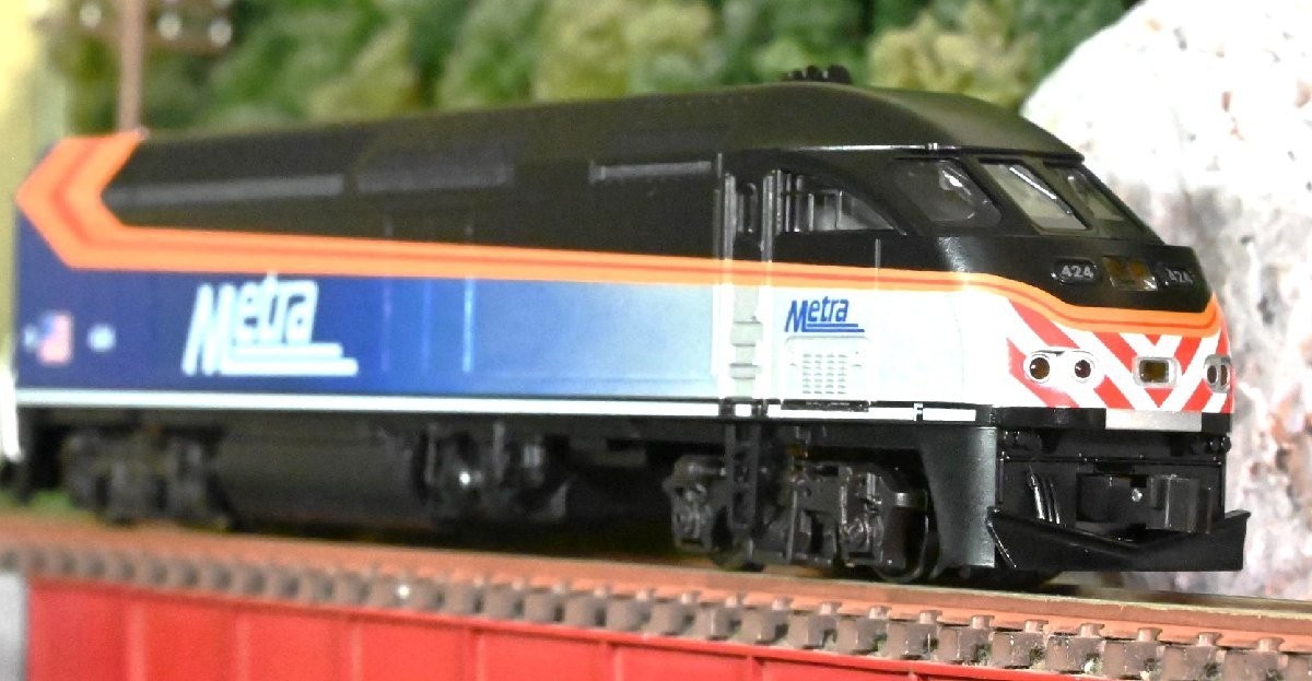 KATO N Scale 176-6124 Chicago METRA MP36PH #424 Diesel Locomotive Model